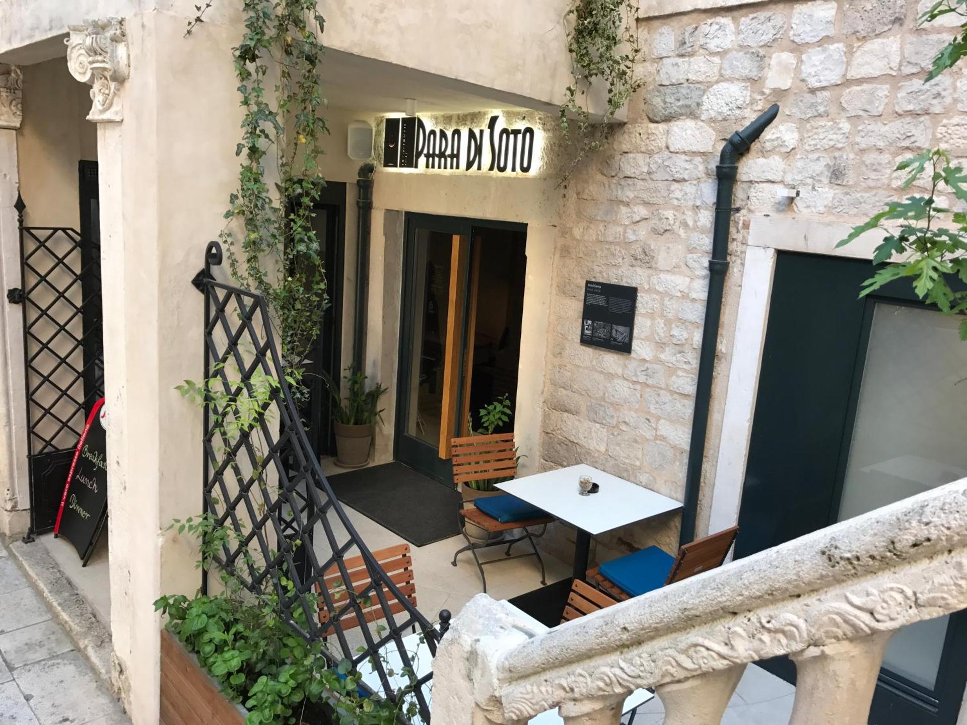 Slavija Culture Heritage Hotel - Photo 172