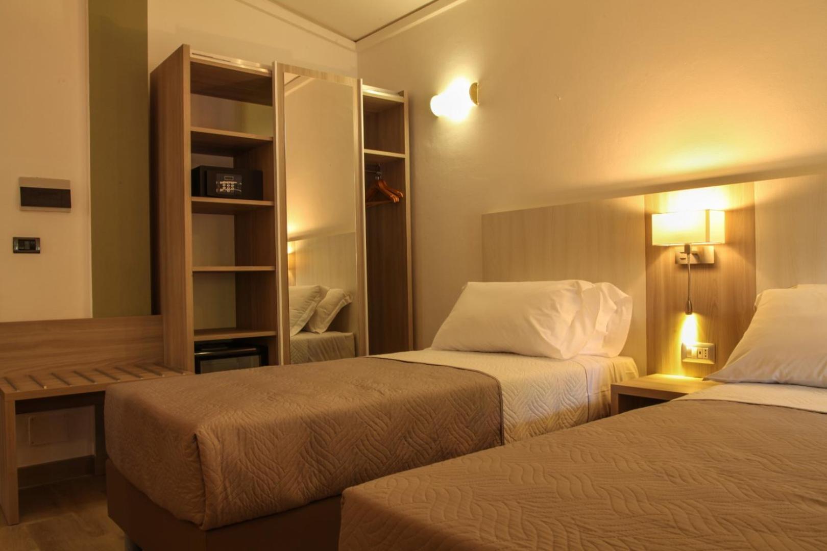 Pausania Inn - Photo 16