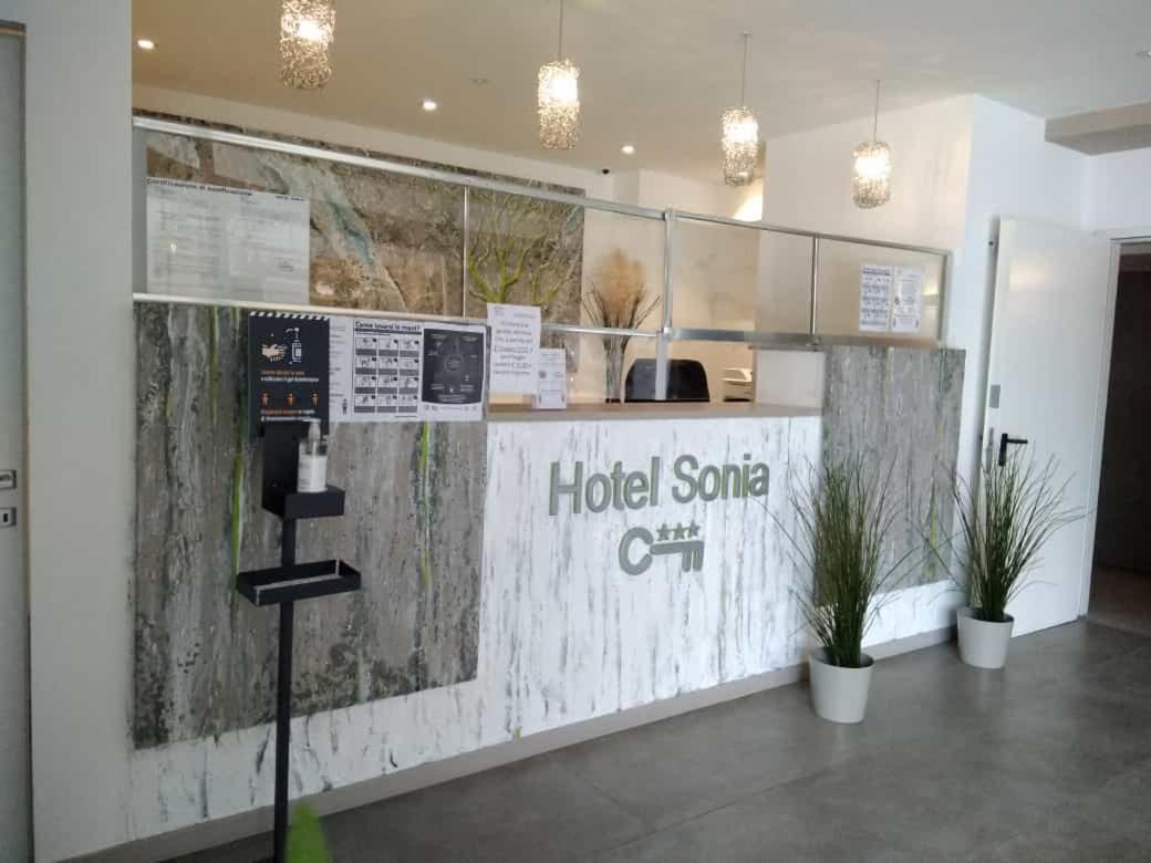 Hotel Sonia - Photo 10