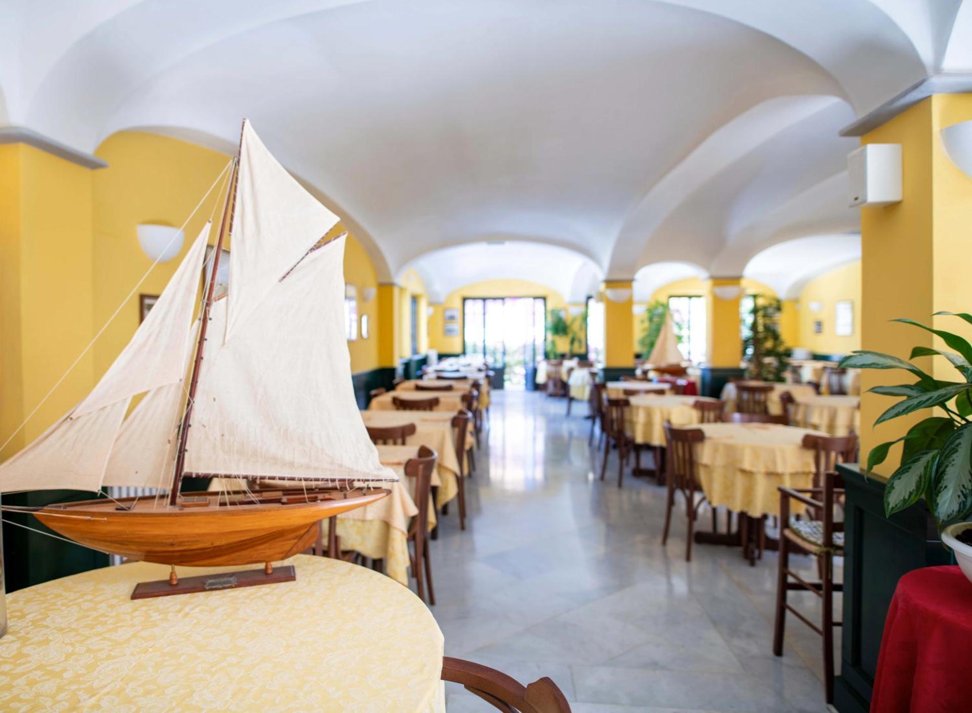 Hotel Miranda - Photo 72