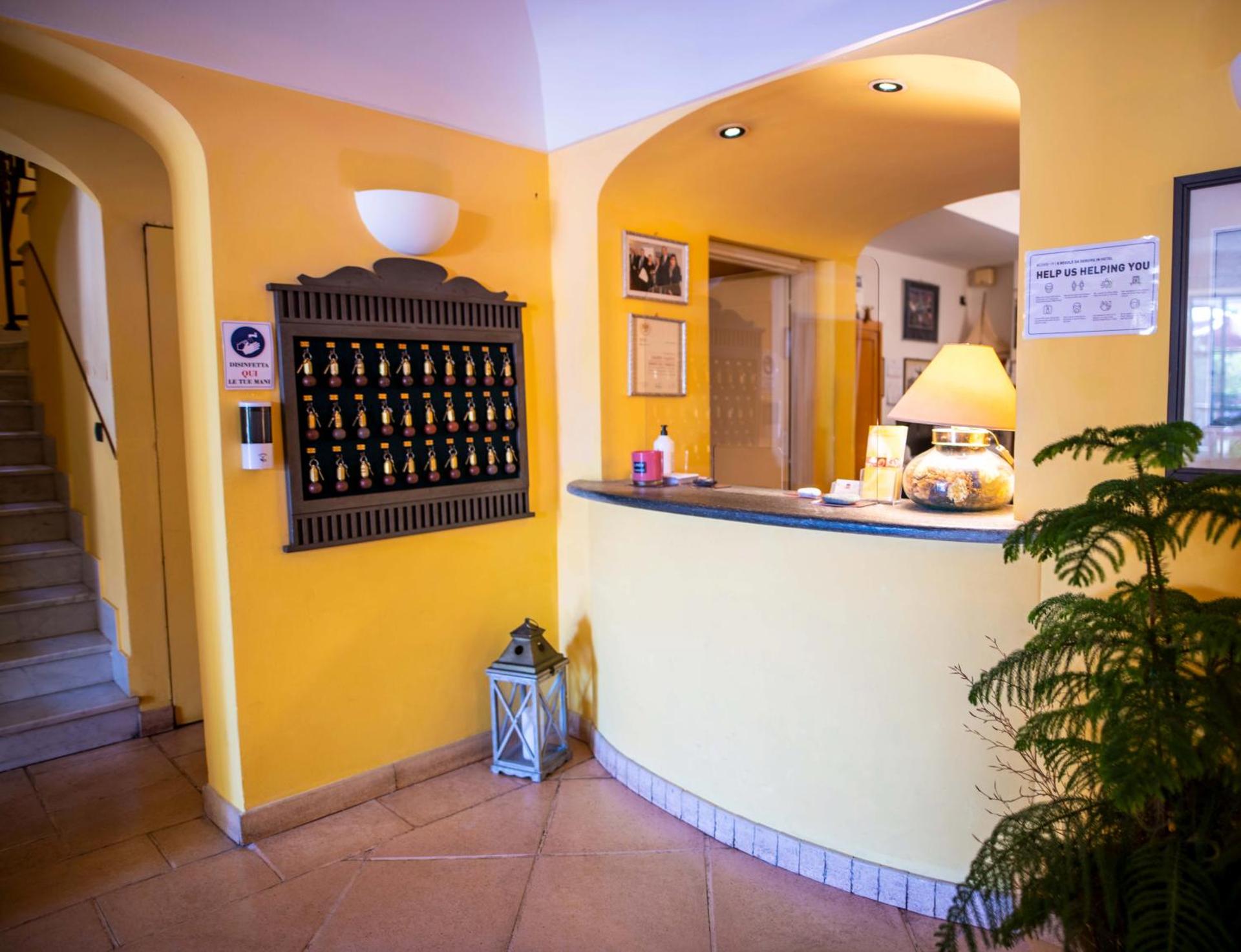 Hotel Miranda - Photo 57