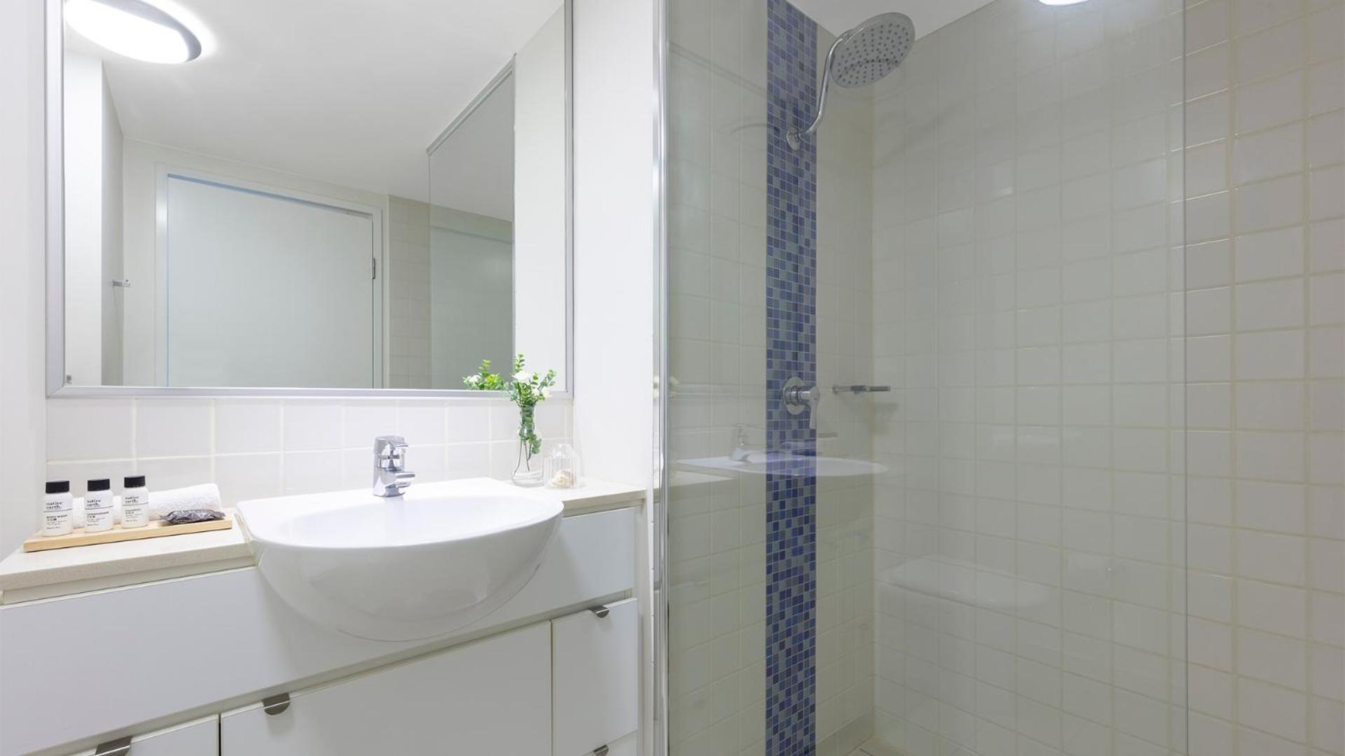 Oaks Brisbane Festival Suites - Photo 17