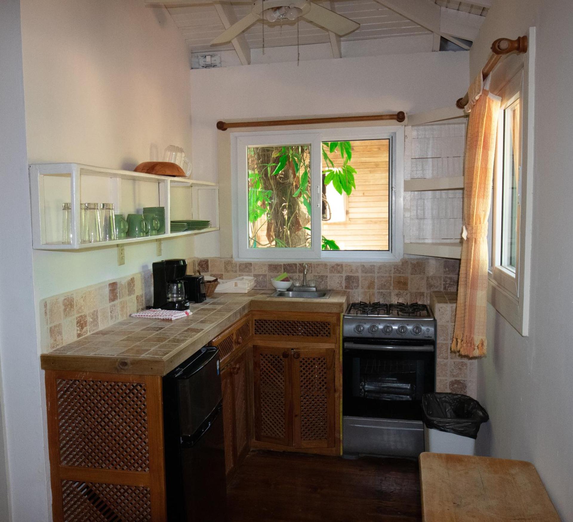 Posada Arco Iris, West End - Photo 50