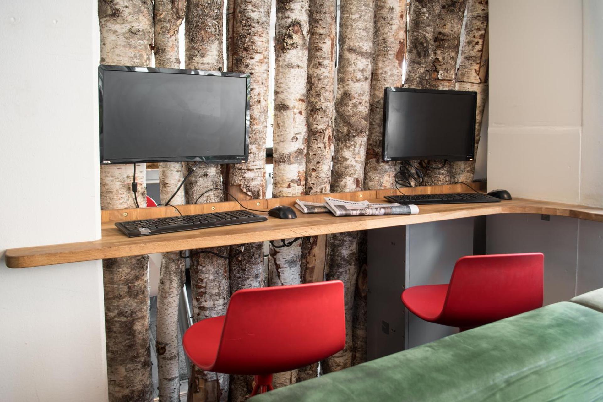 Slottsskogens Hostel - Photo 59