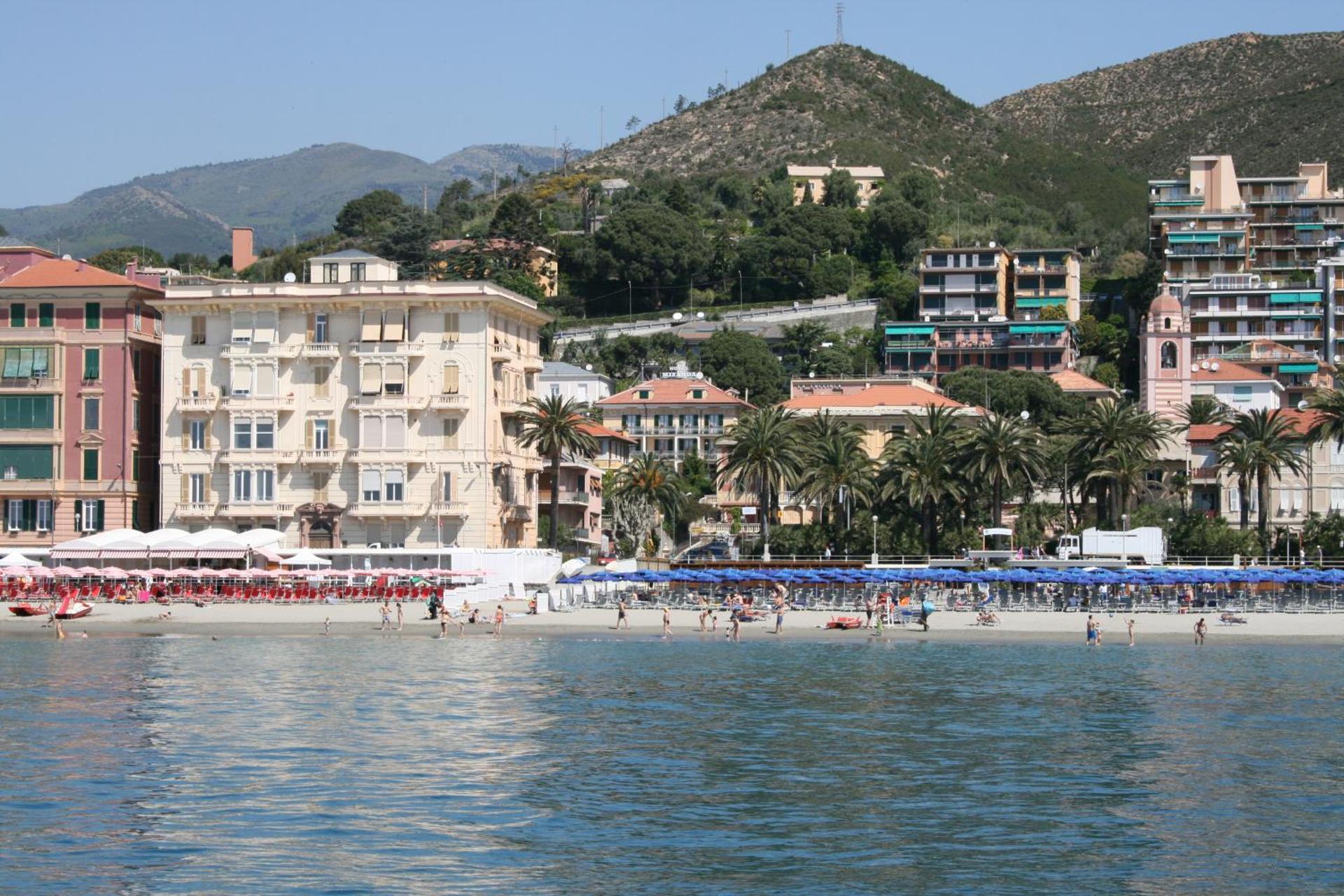 Hotel Miranda - Photo 69