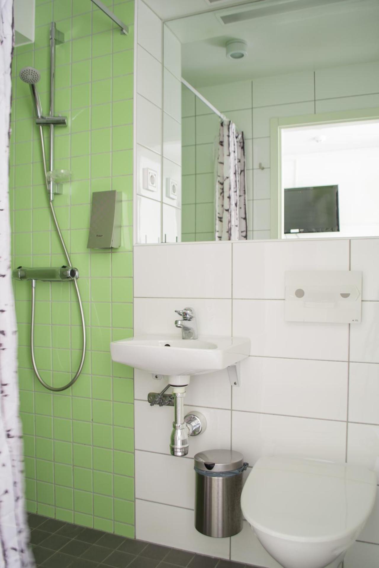 Slottsskogens Hostel - Photo 34