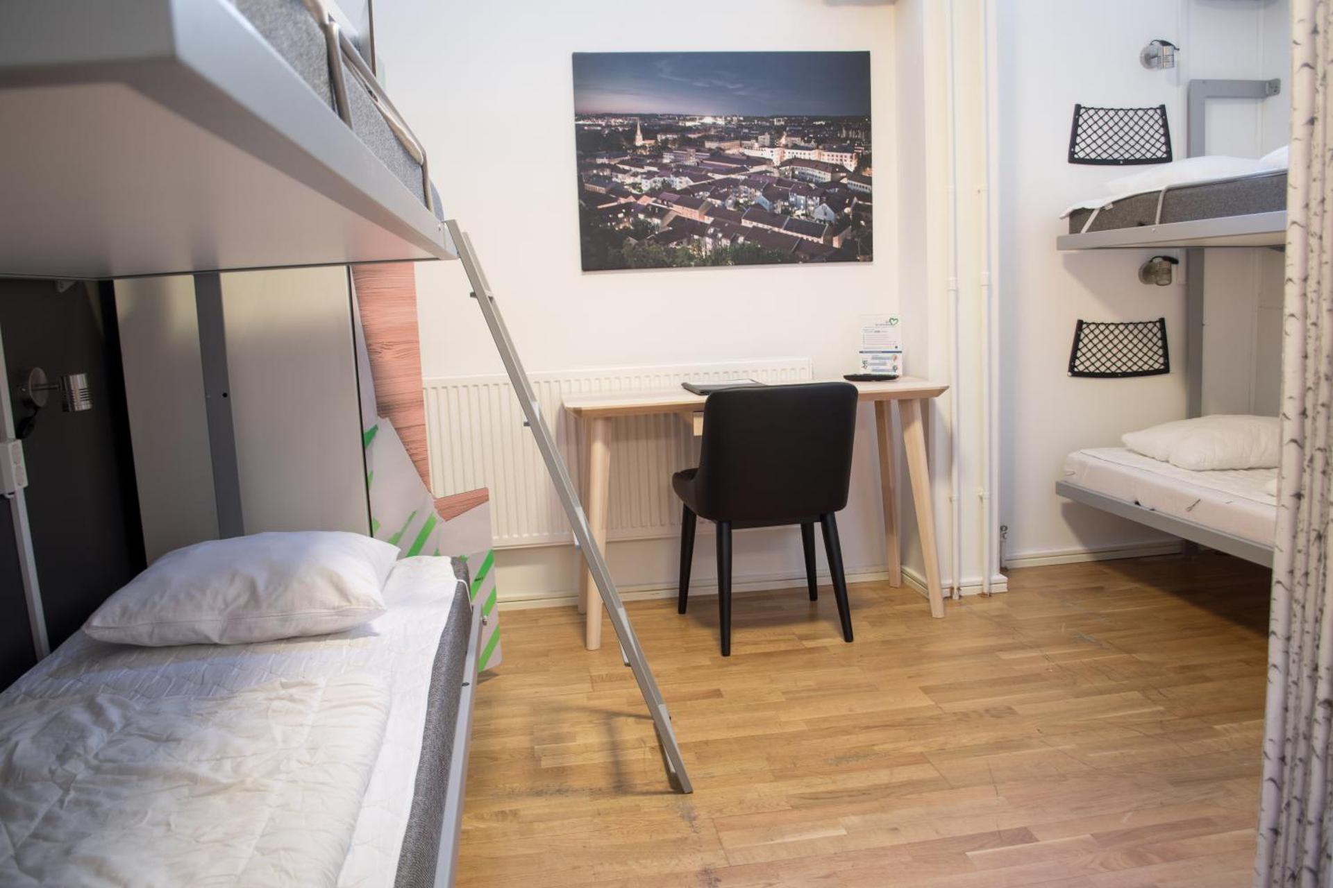 Slottsskogens Hostel - Photo 9