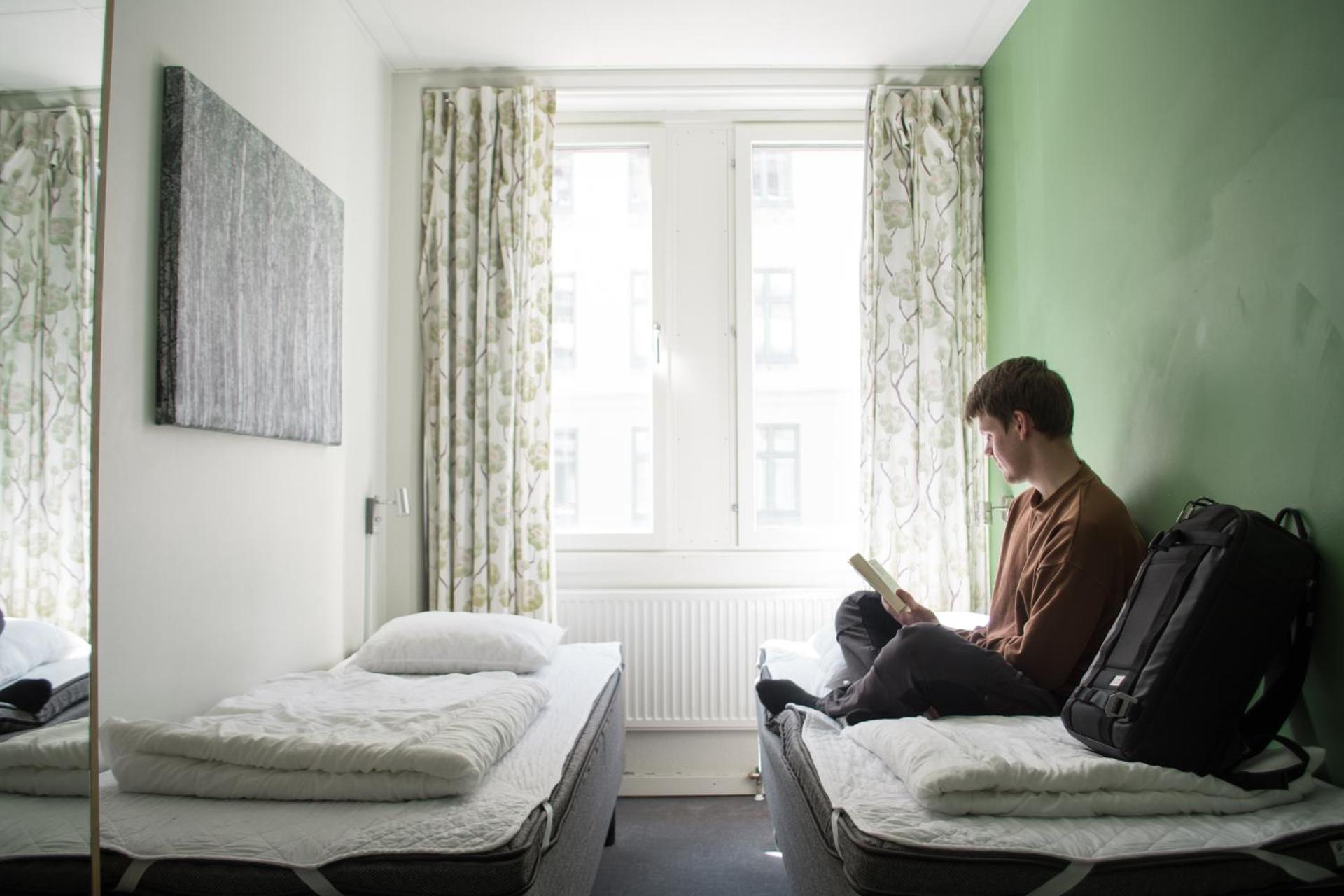 Slottsskogens Hostel - Photo 14