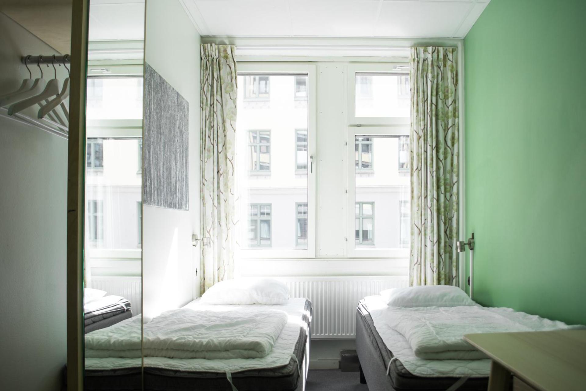 Slottsskogens Hostel - Photo 19