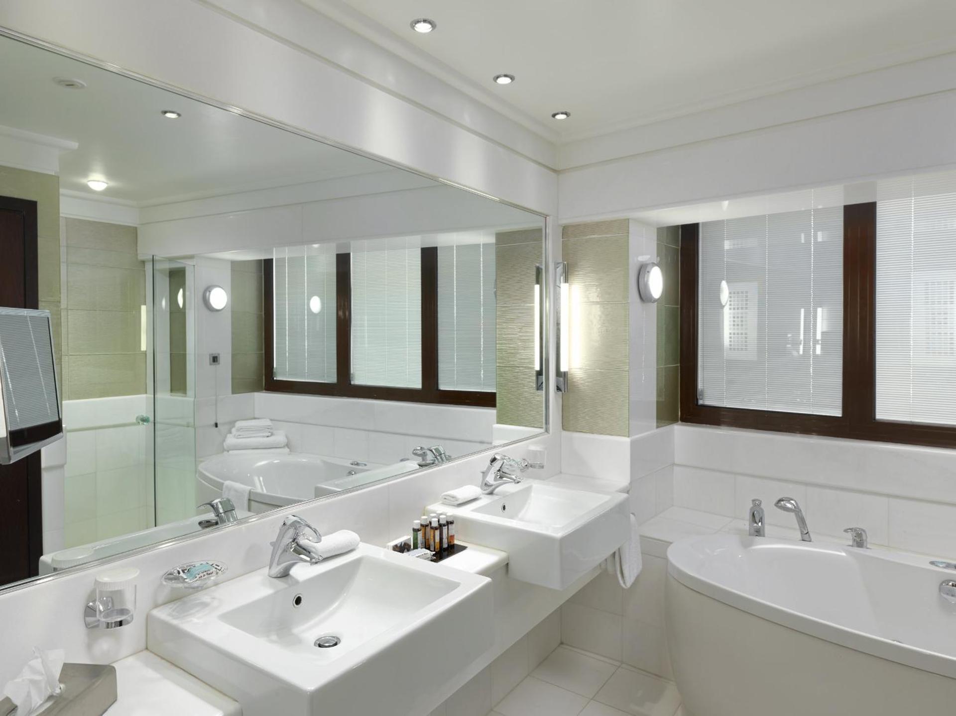 Crowne Plaza Athens City Centre by IHG - Photo 35