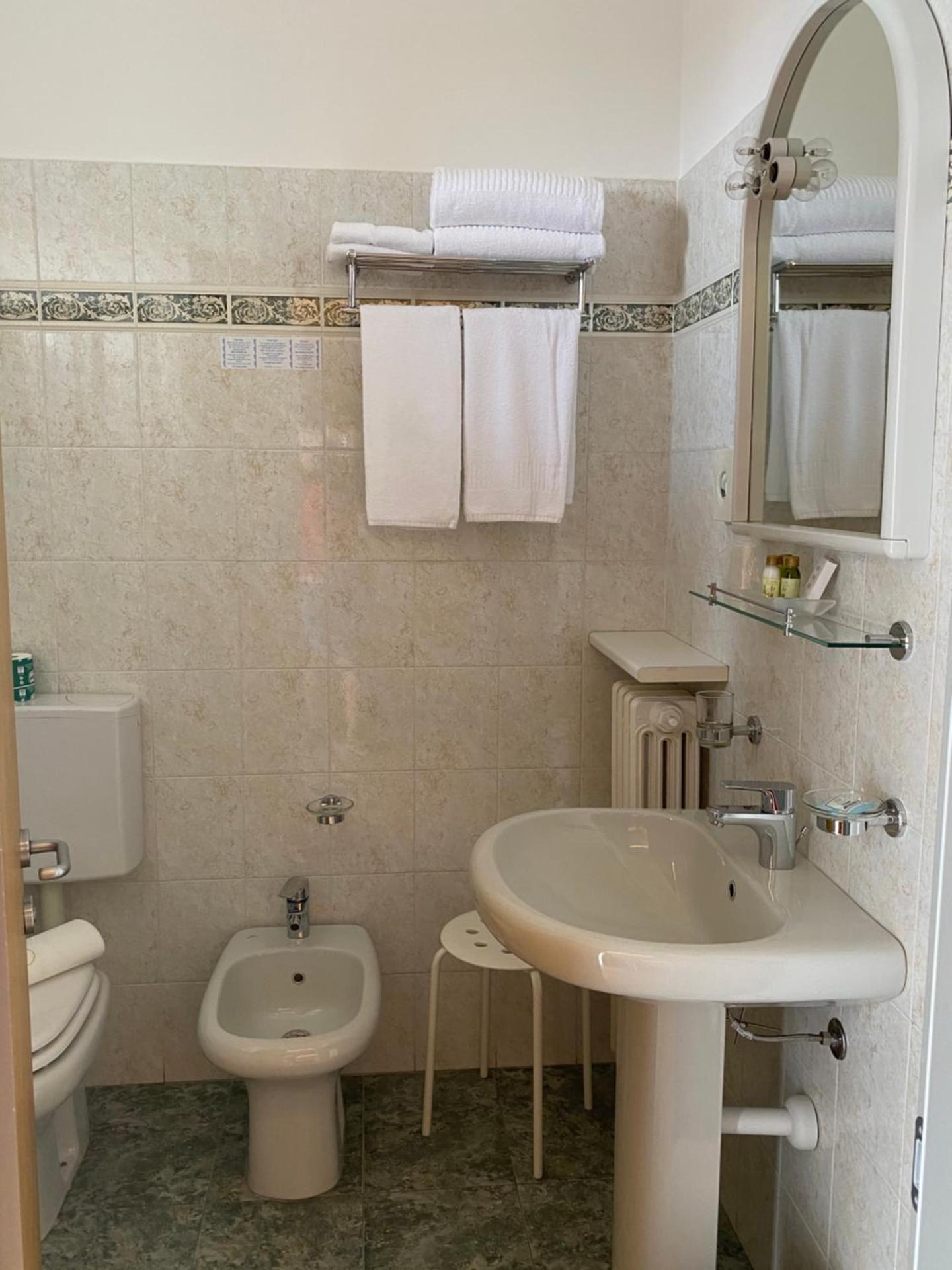 Hotel Villa Rosa - Photo 33