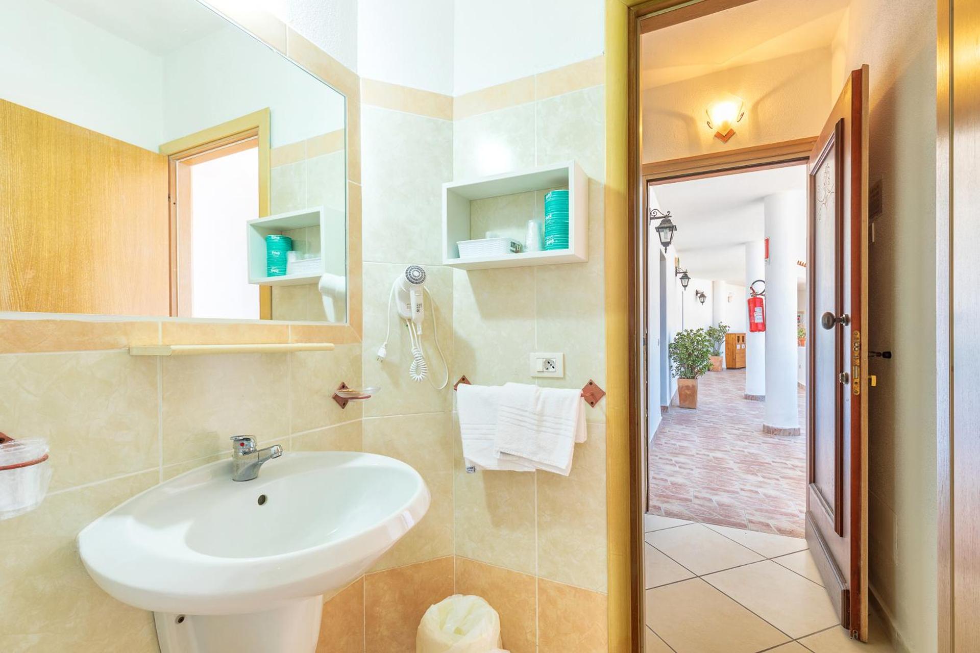 Hotel Bonsai - Photo 6