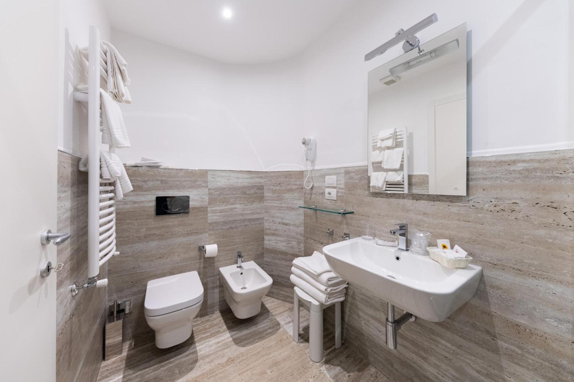 Miramare Hotel - Photo 16
