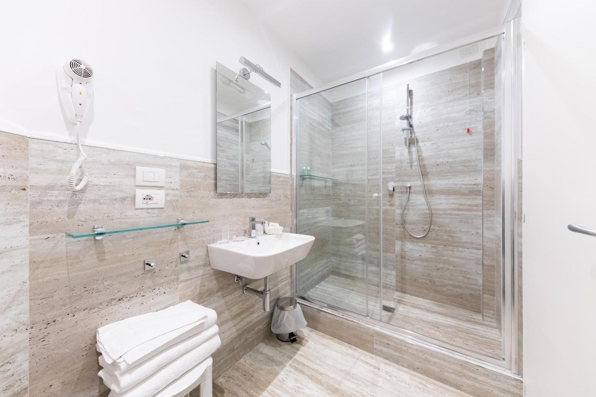 Miramare Hotel - Photo 17