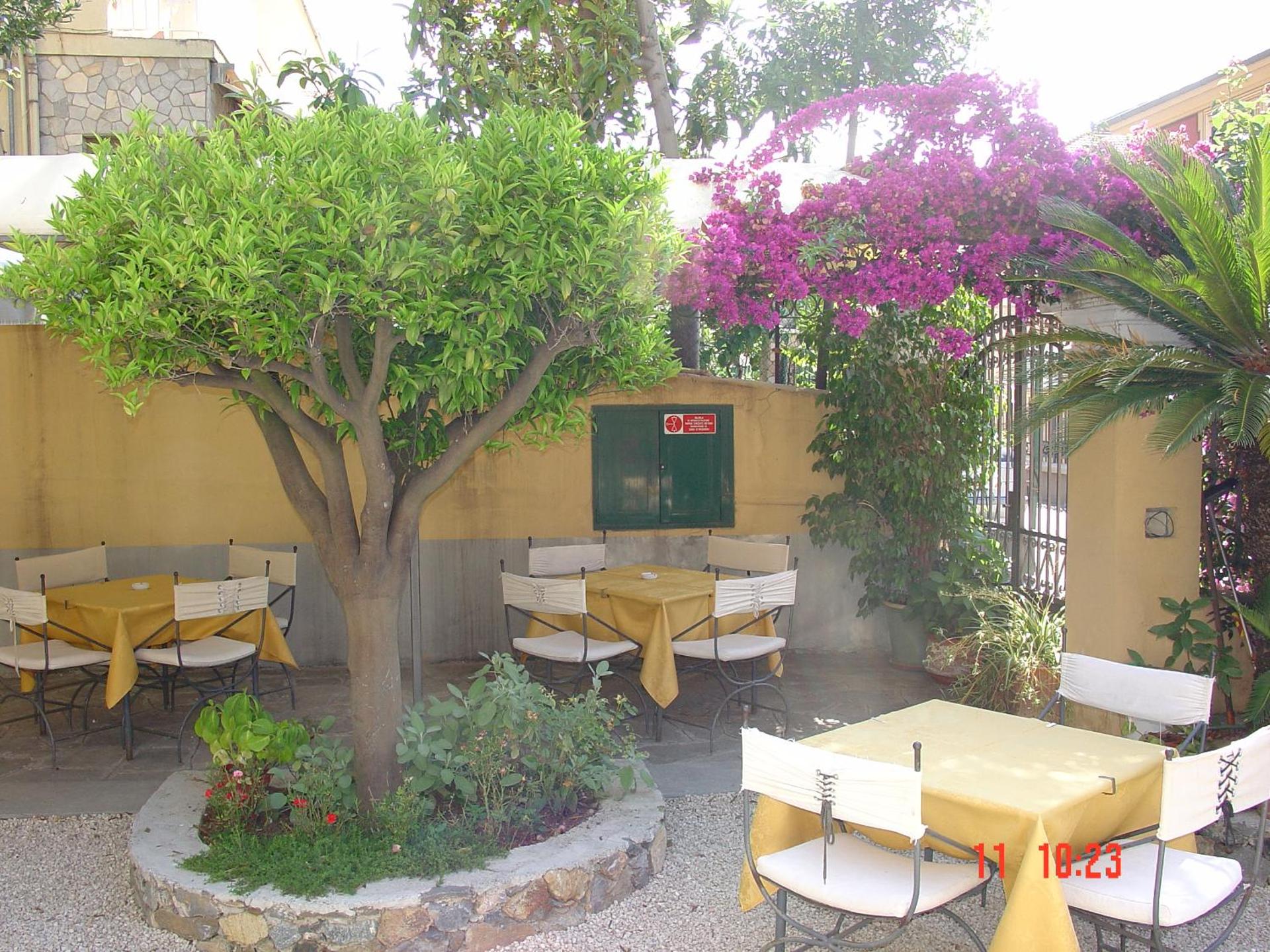 Hotel Miranda - Photo 31