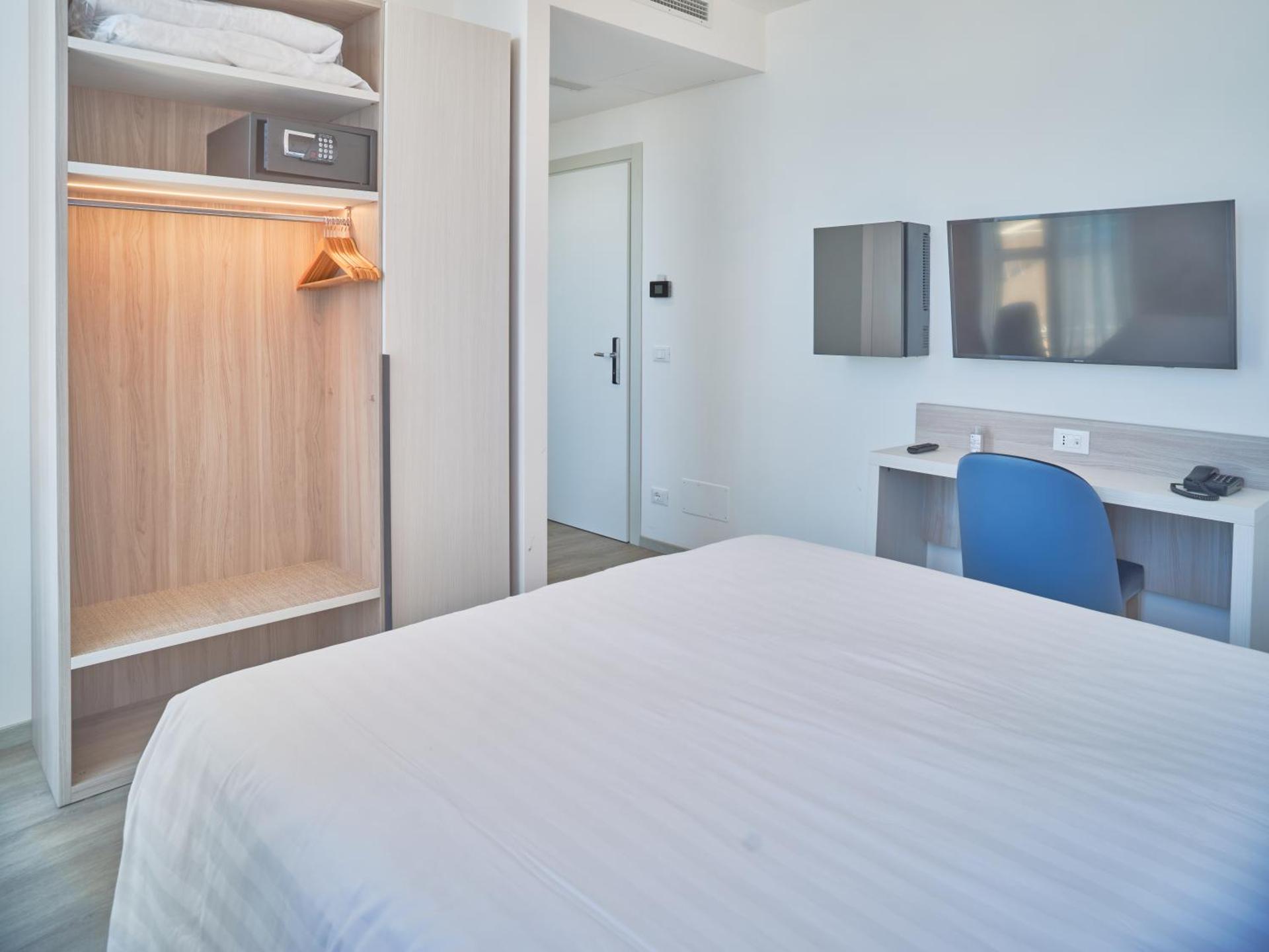 Hotel Medusa - Photo 16
