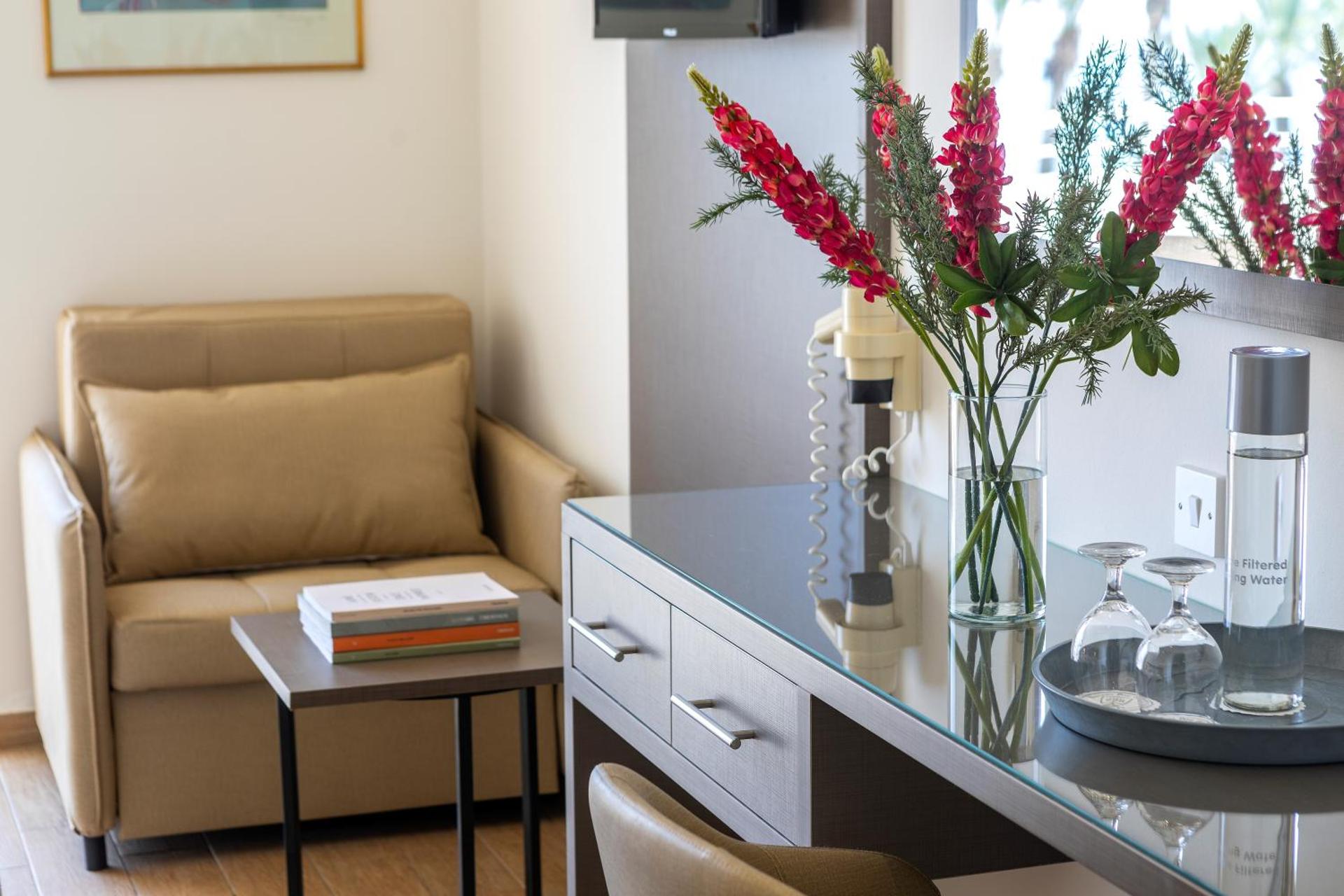 Queens Bay Hotel - Photo 46