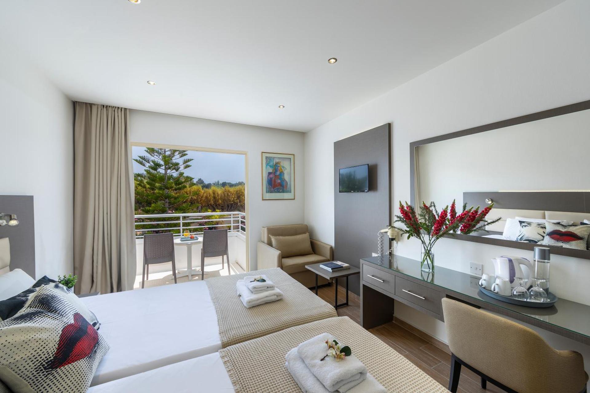 Queens Bay Hotel - Photo 64