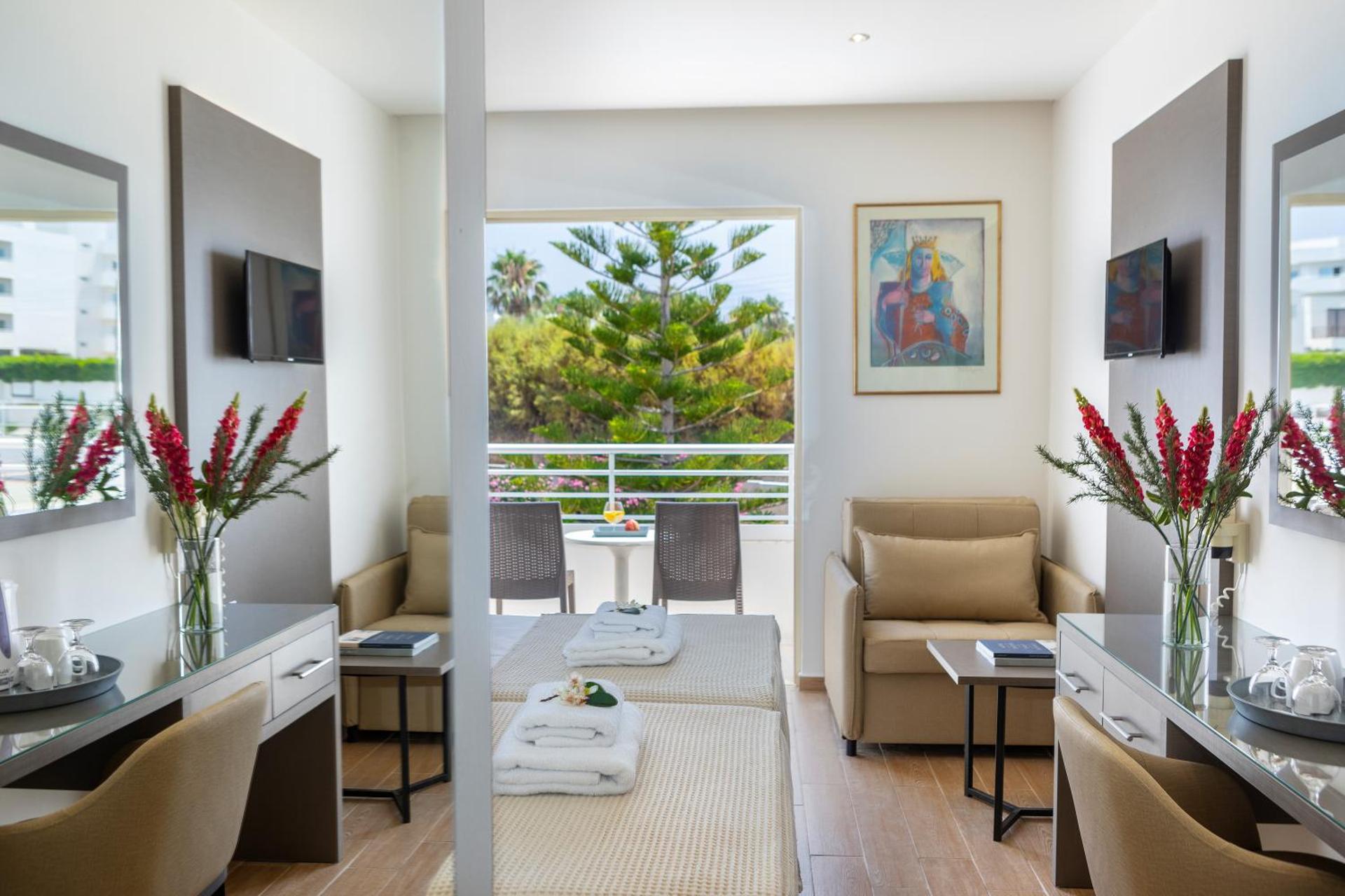 Queens Bay Hotel - Photo 56