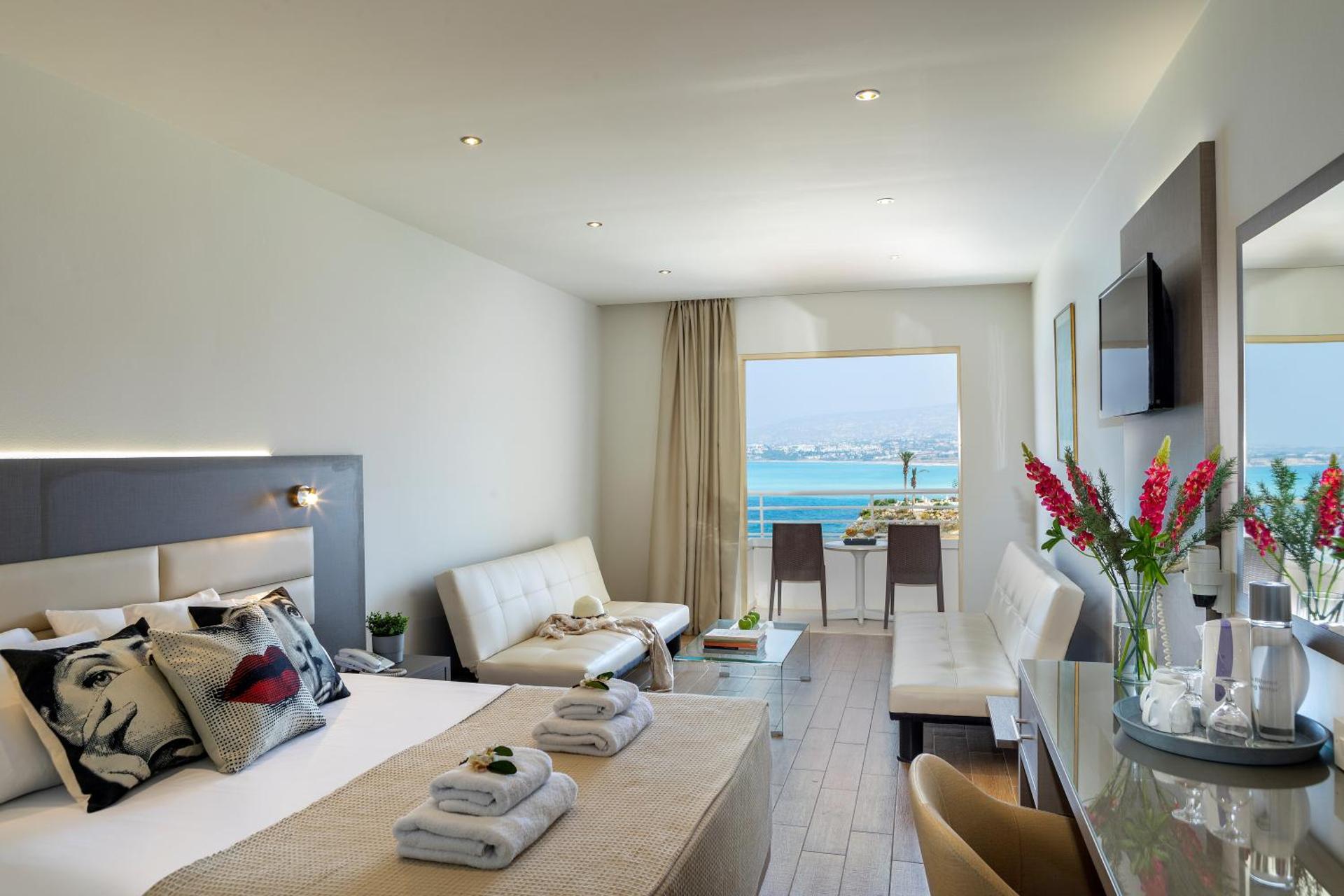 Queens Bay Hotel - Photo 86