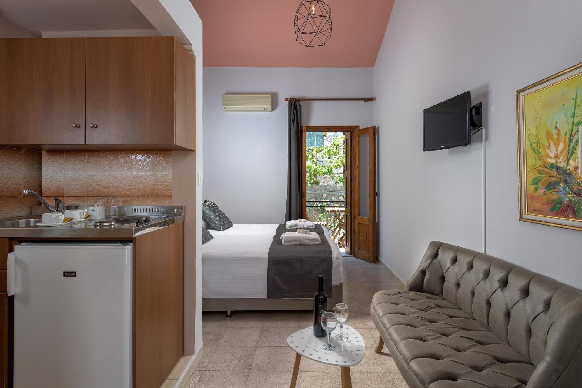 Grace Hotel & Studios - Photo 17