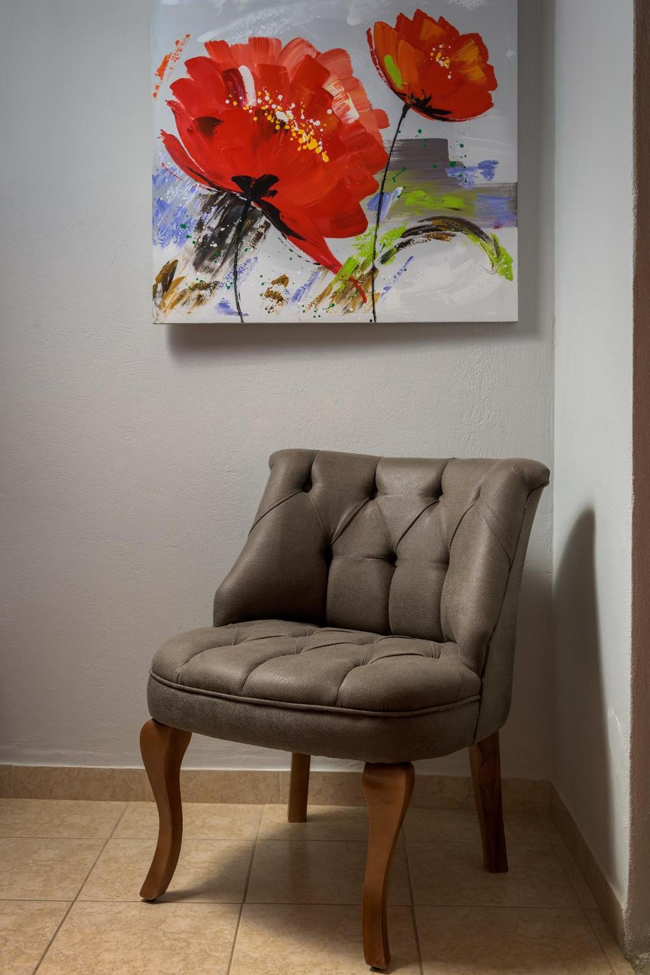 Grace Hotel & Studios - Photo 24