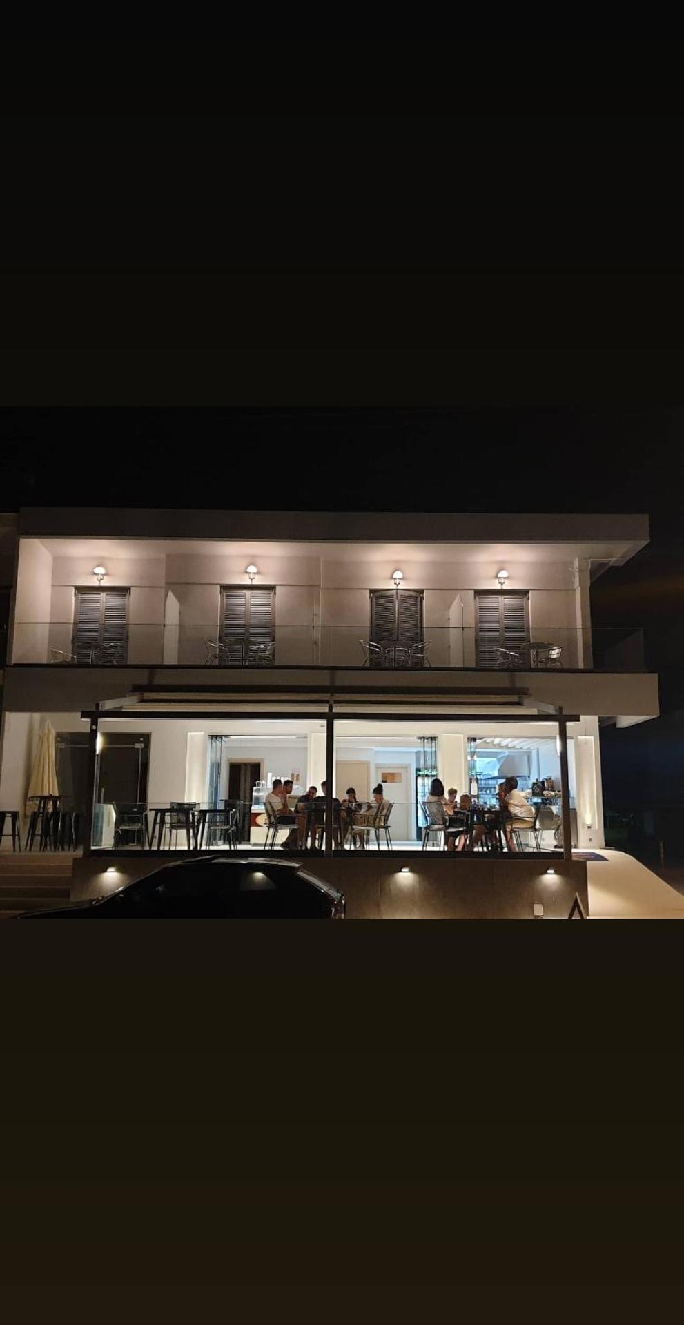ANGELO Cafe Hotel - Photo 64