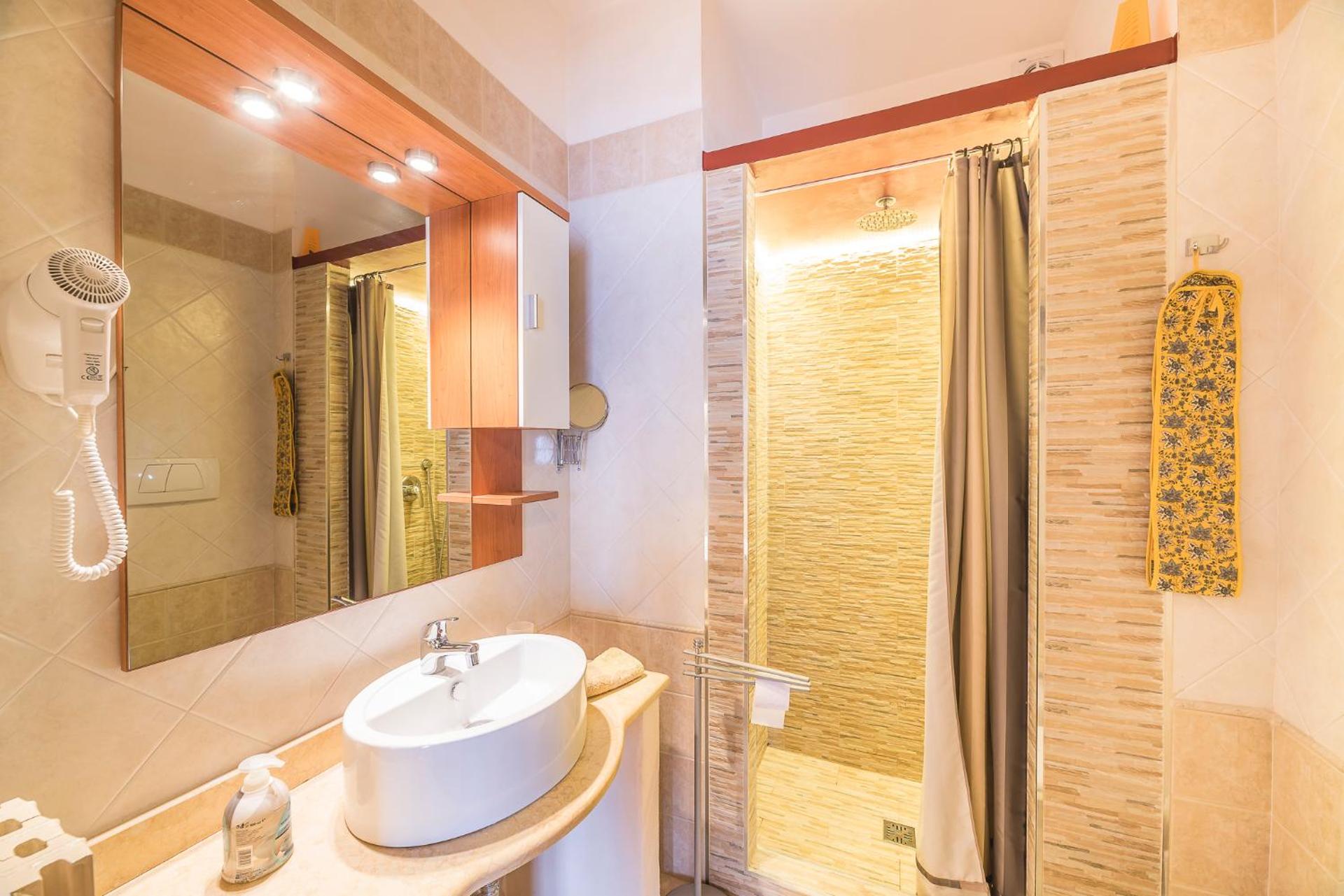 Double or Twin Room with Shower