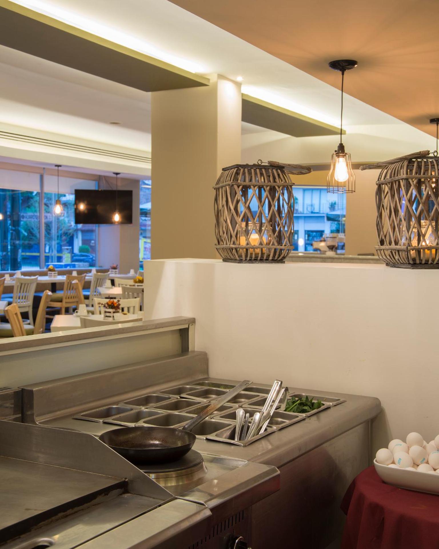 Stanza Hotel - Photo 12