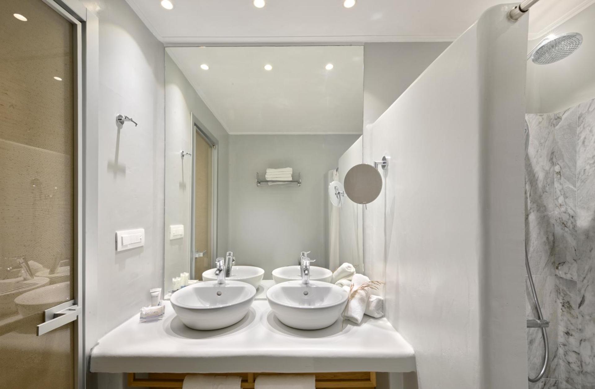 Petinos Hotel - Photo 20