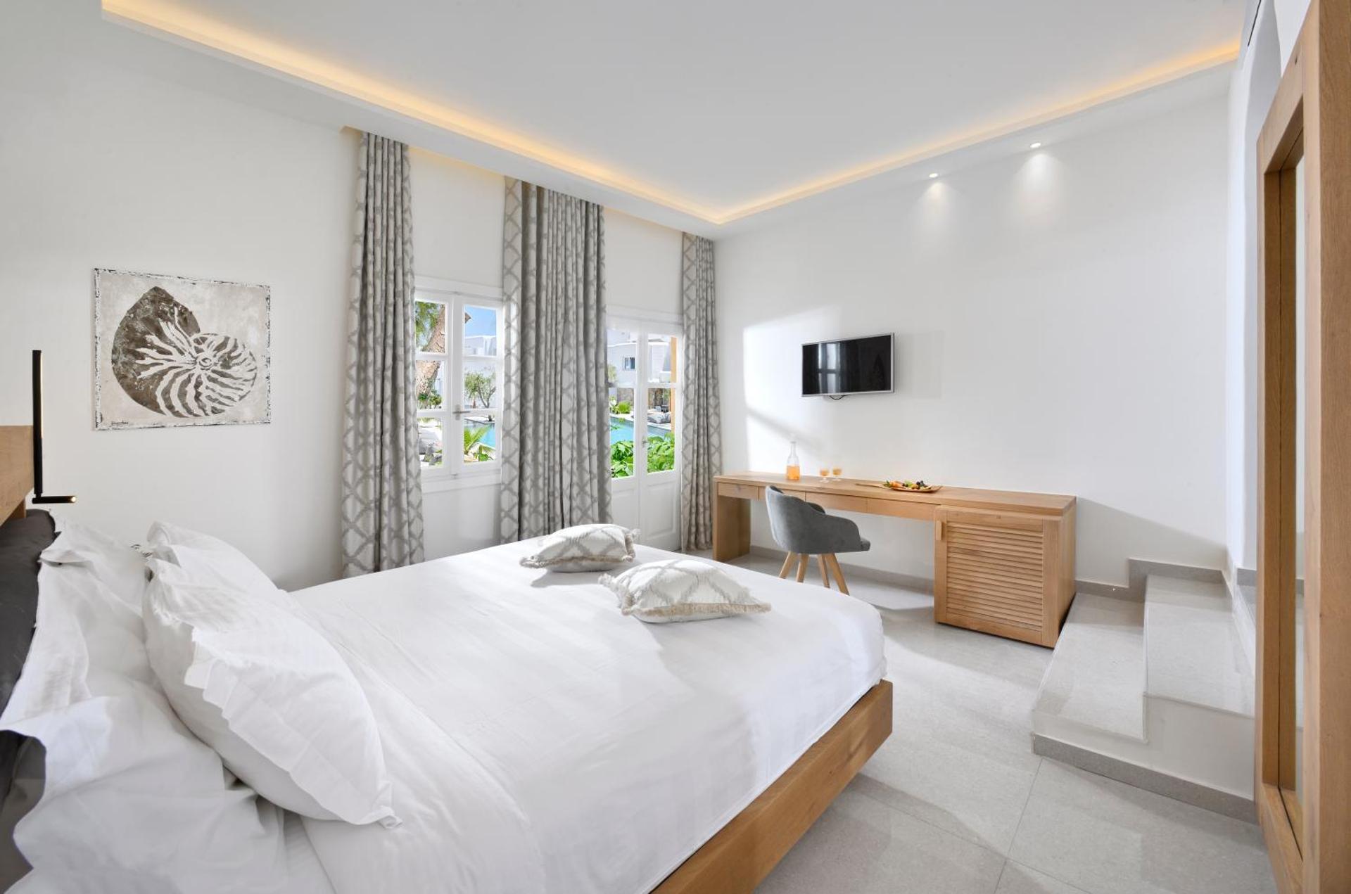 Petinos Hotel - Photo 16