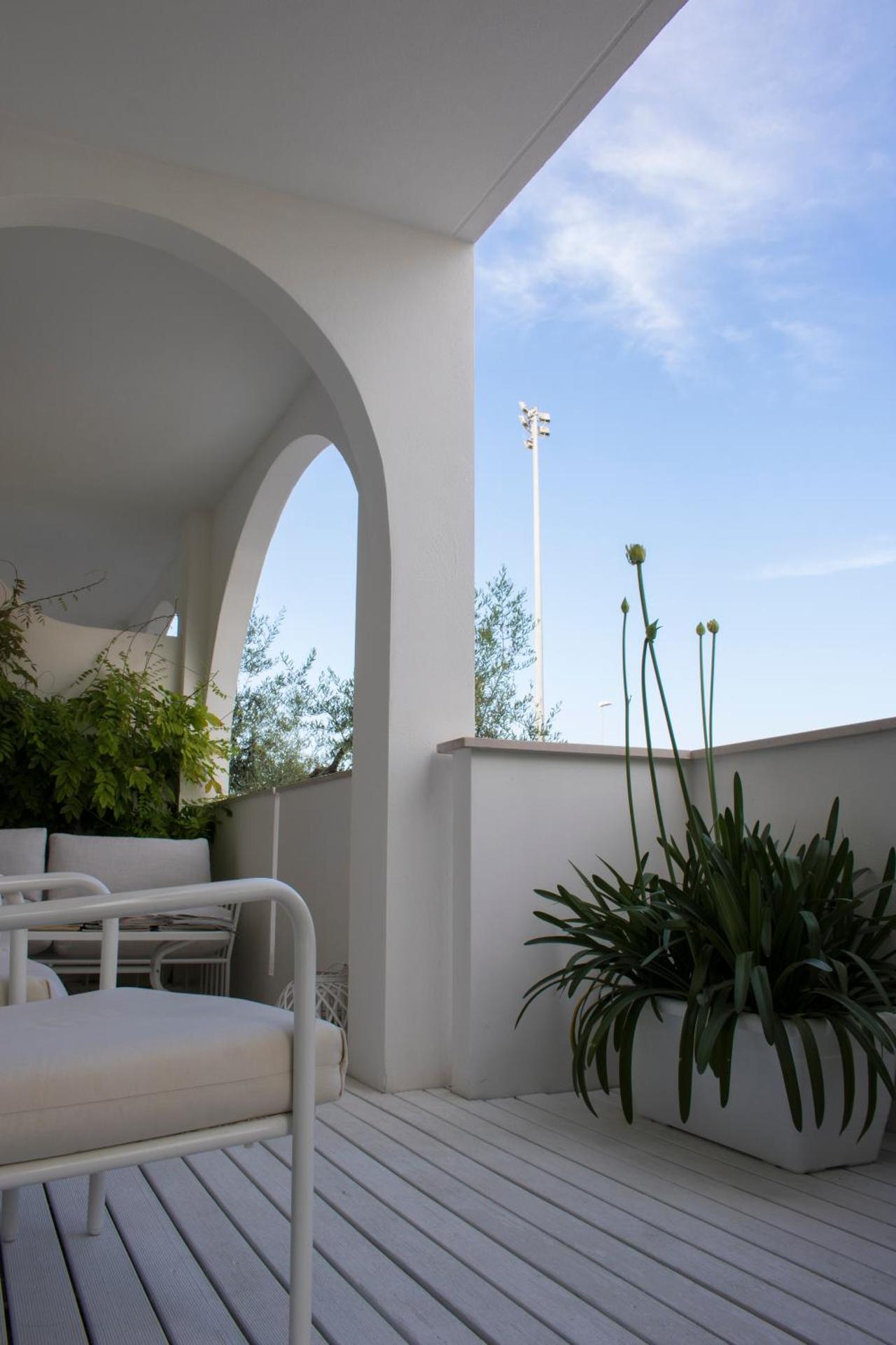 White Hotel - Photo 55