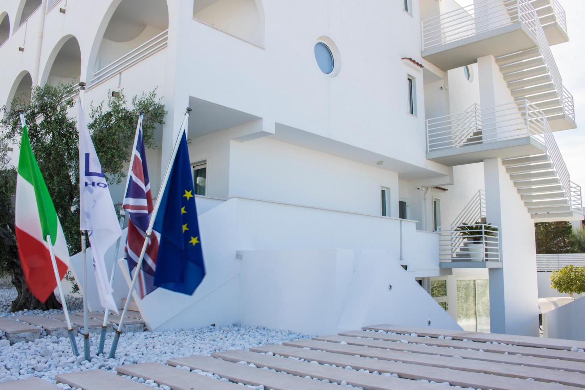 White Hotel - Photo 52