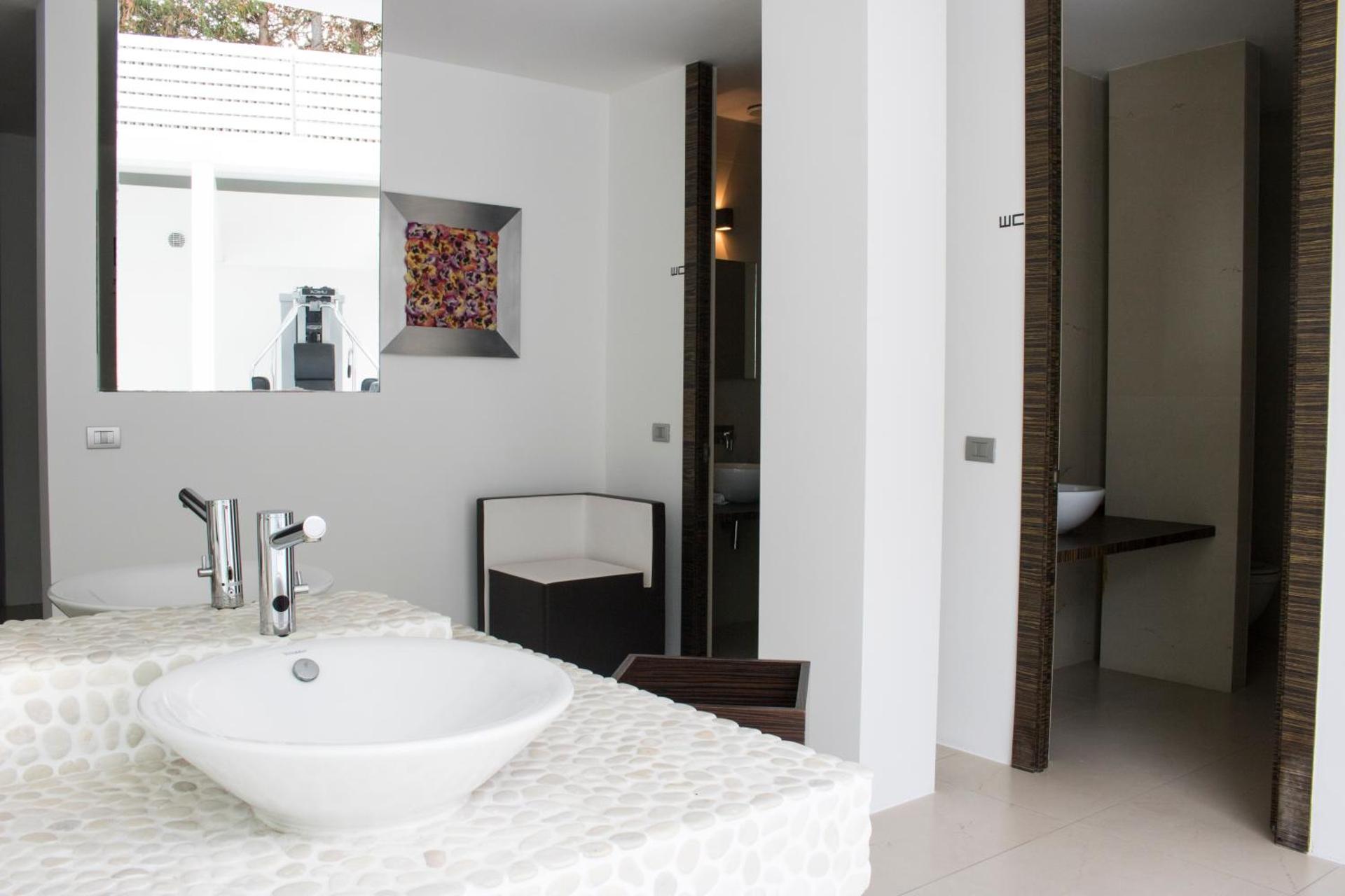 White Hotel - Photo 43