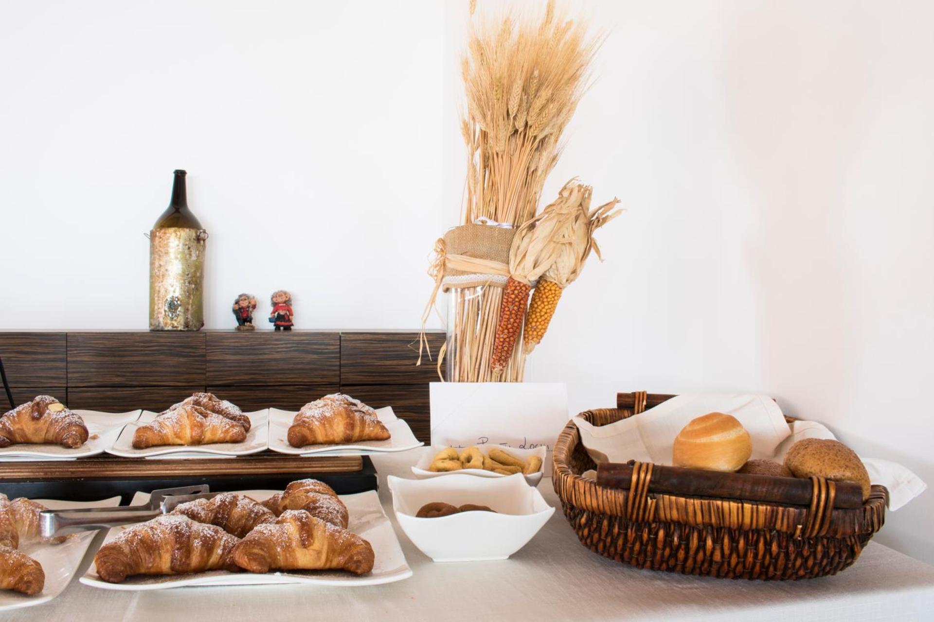 White Hotel - Photo 99