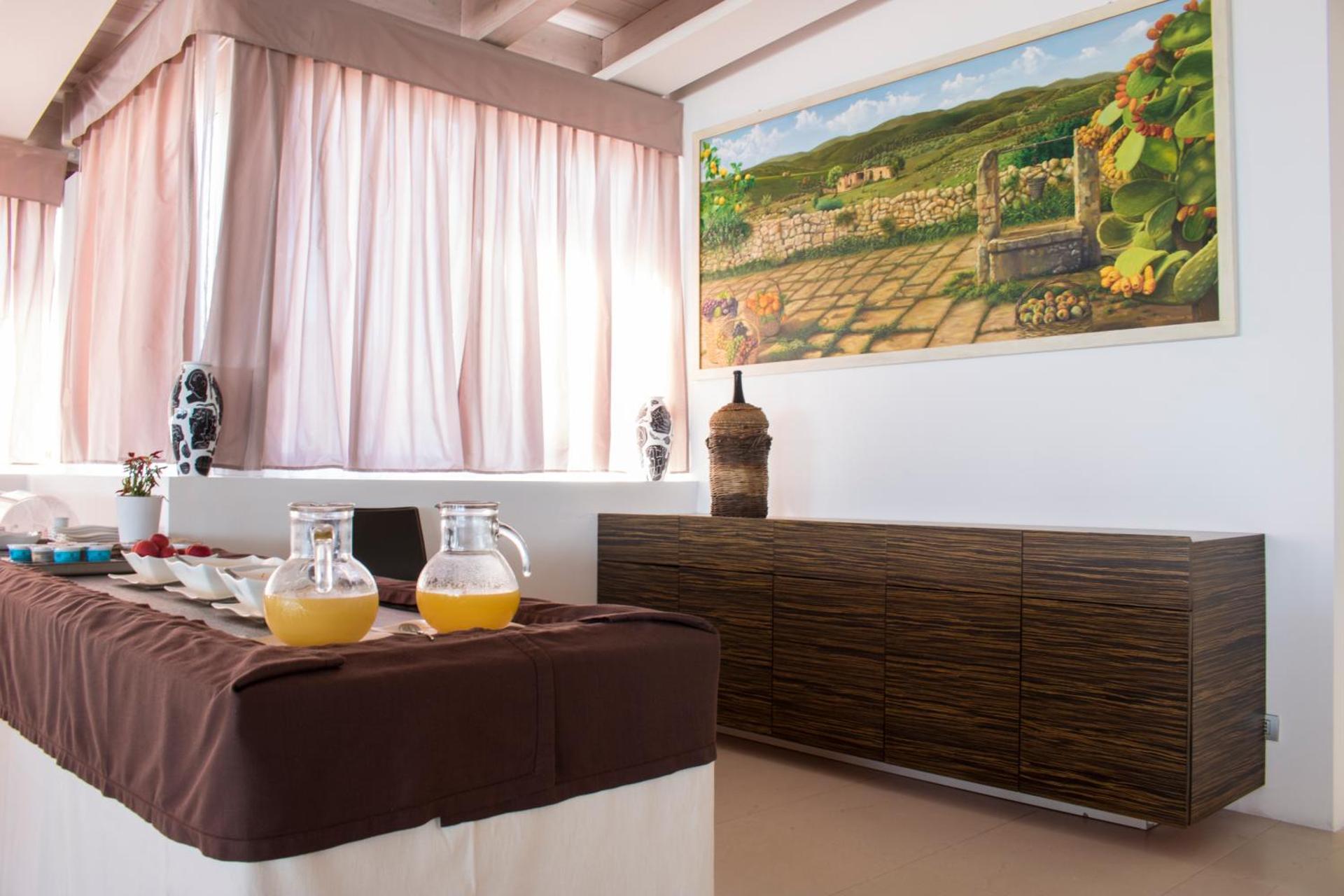 White Hotel - Photo 97