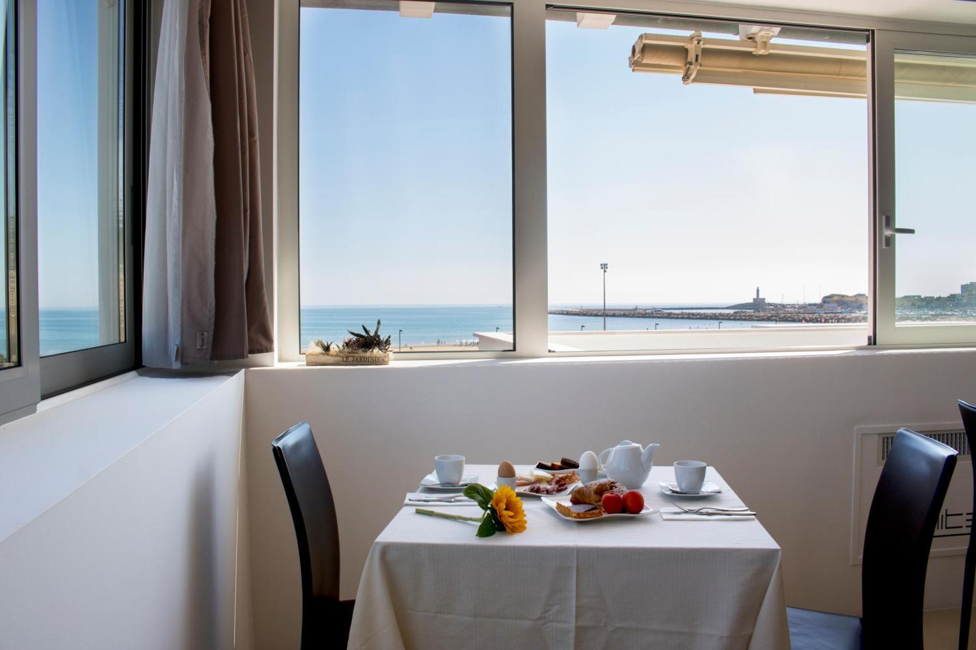 White Hotel - Photo 95