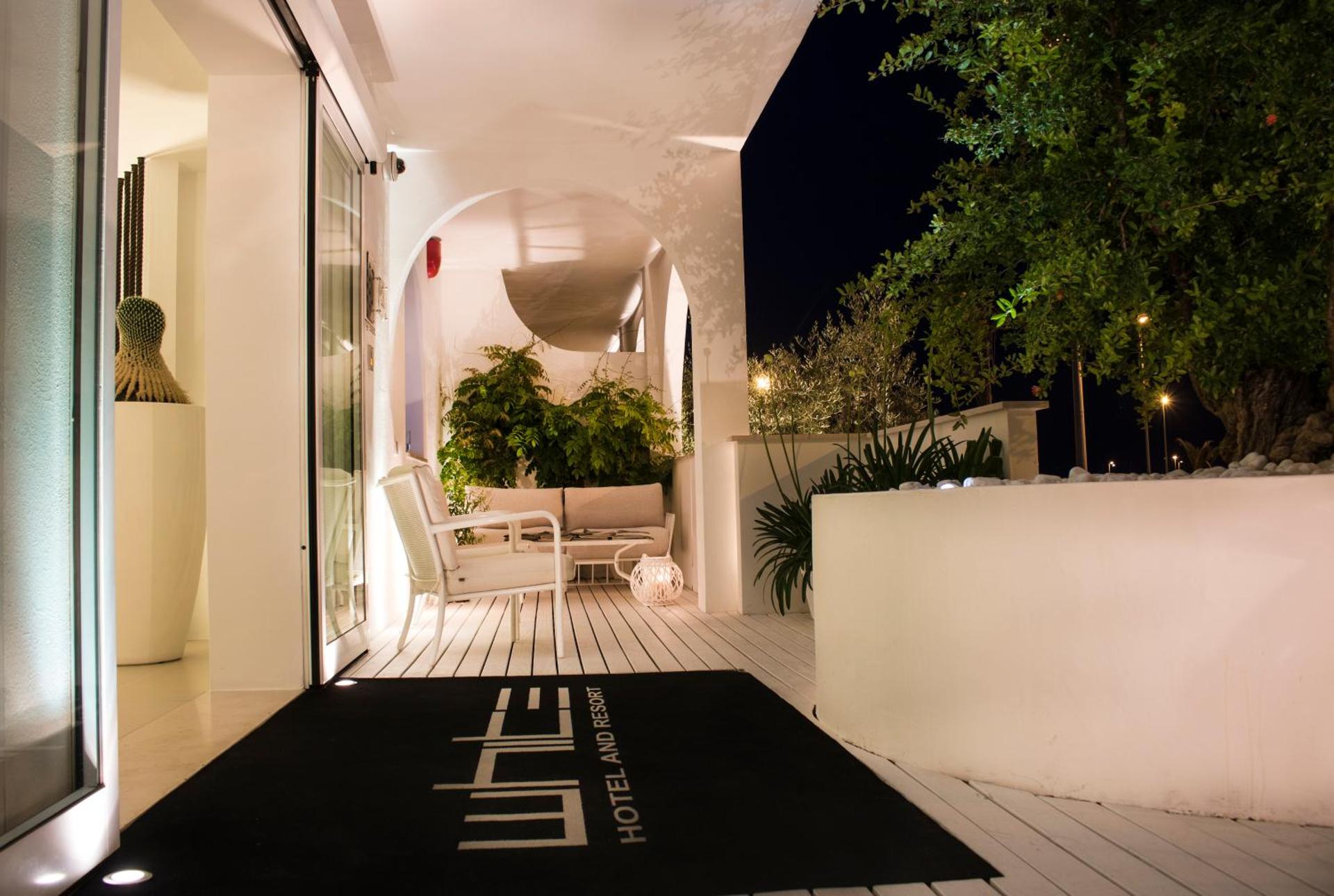 White Hotel - Photo 90