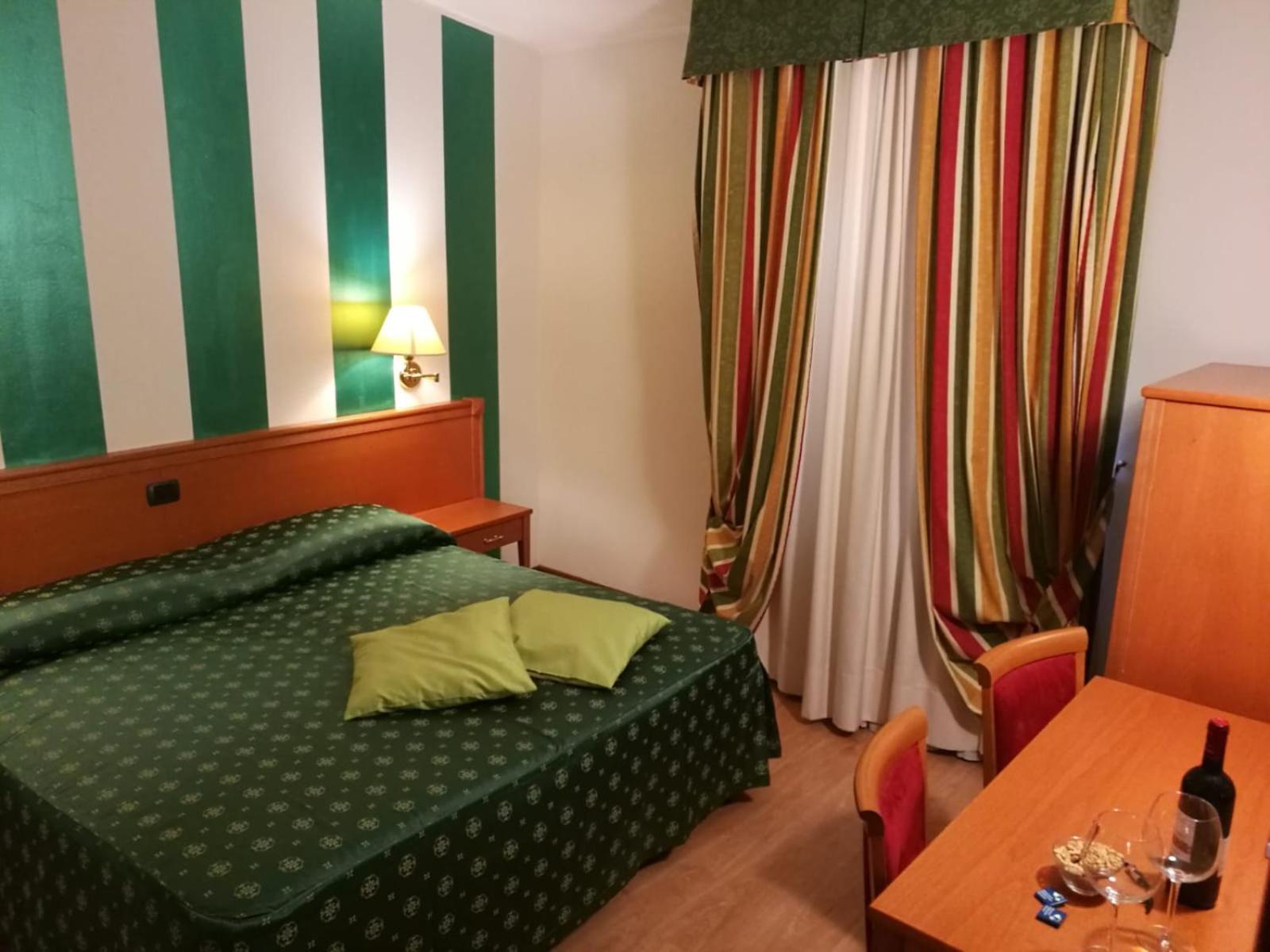 Hotel La Luna - Photo 24