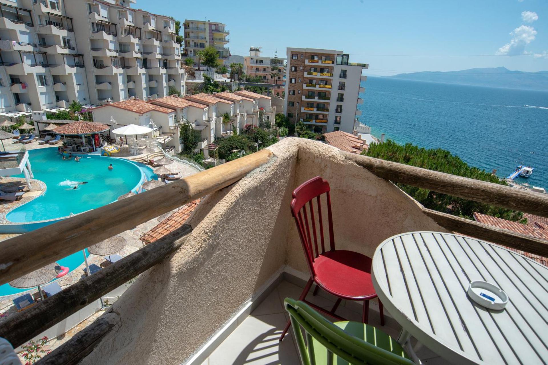 Bougainville Bay Apartments - Photo 14