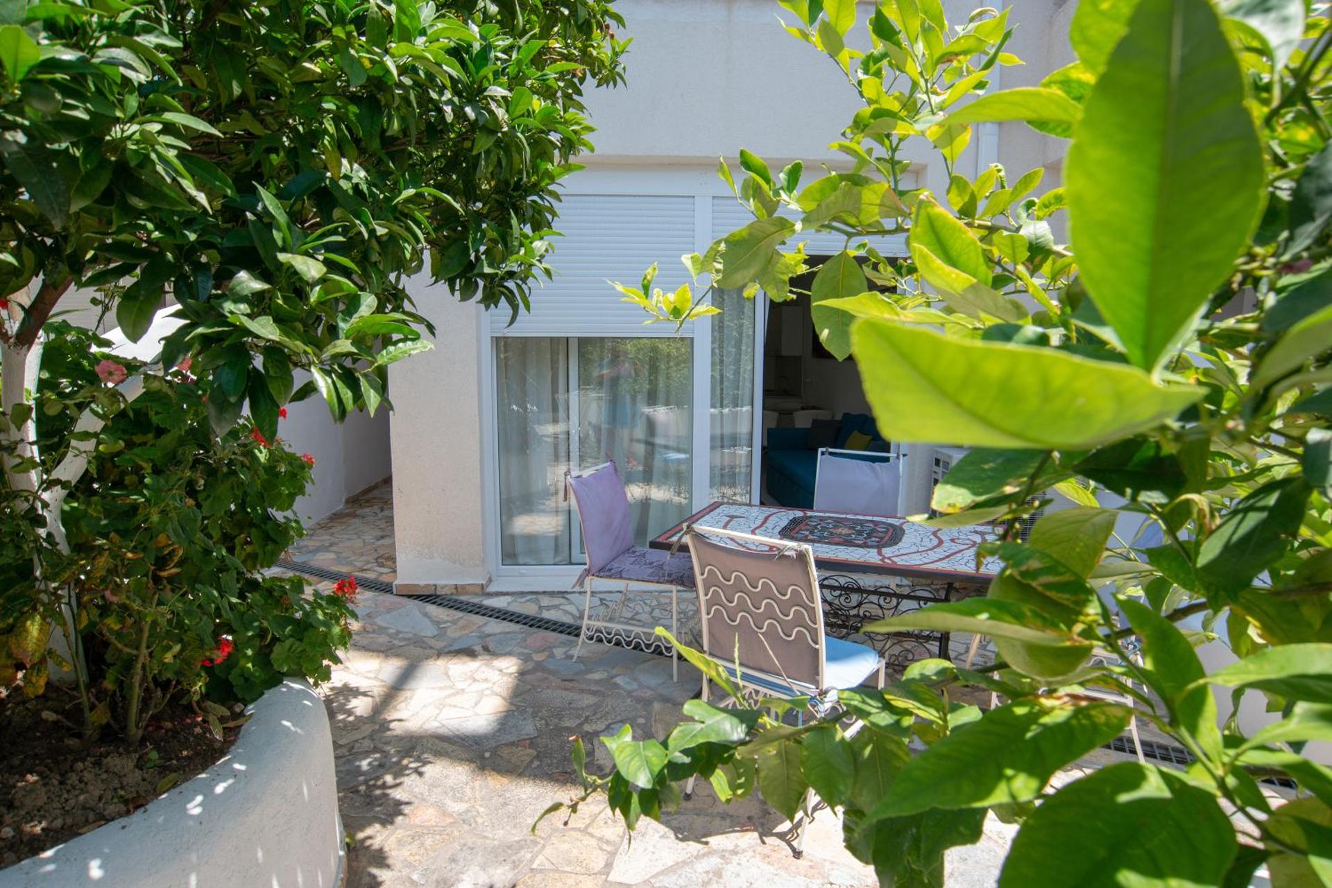 Bougainville Bay Apartments - Photo 36