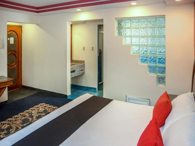 Hotel El Senador - Photo 31