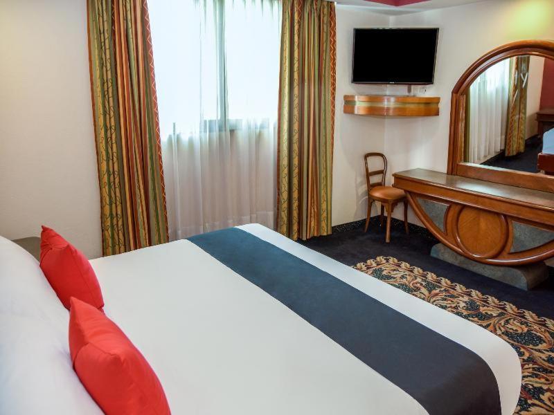 Hotel El Senador - Photo 11