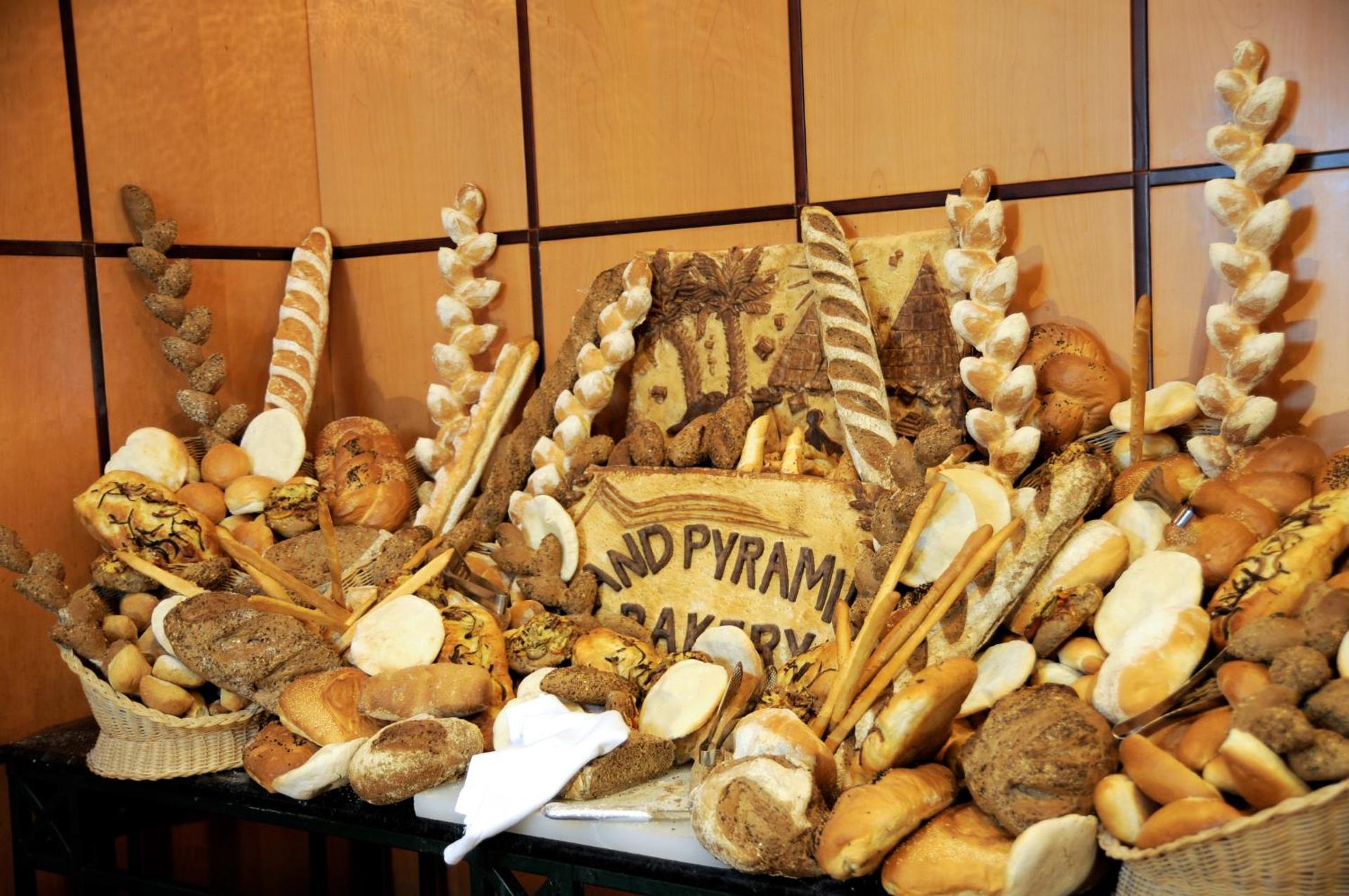 Grand Pyramids Hotel - Photo 22