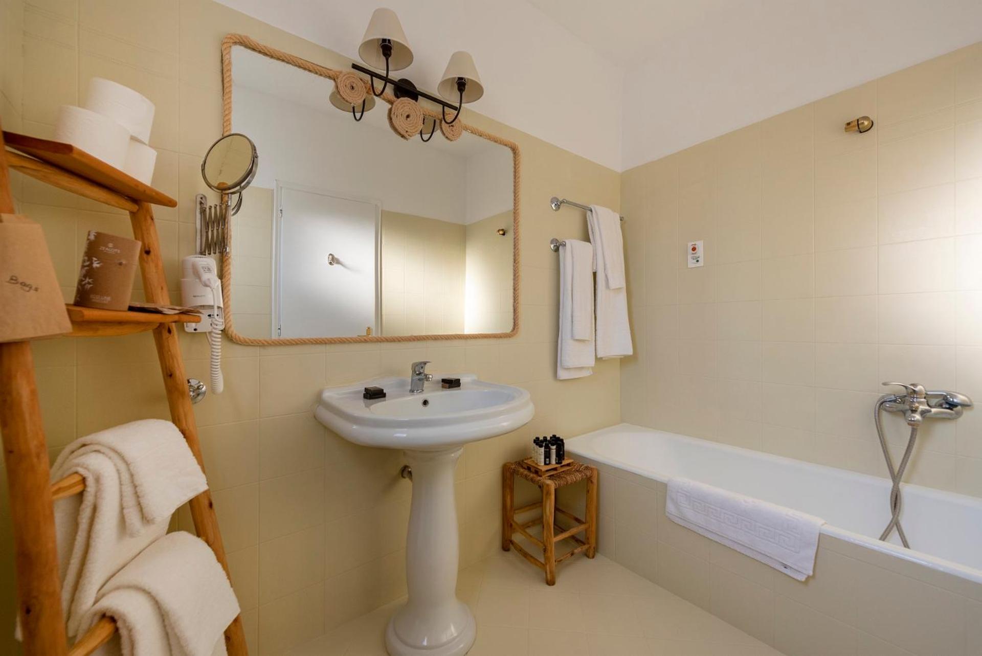 Parosland Hotel - Photo 59