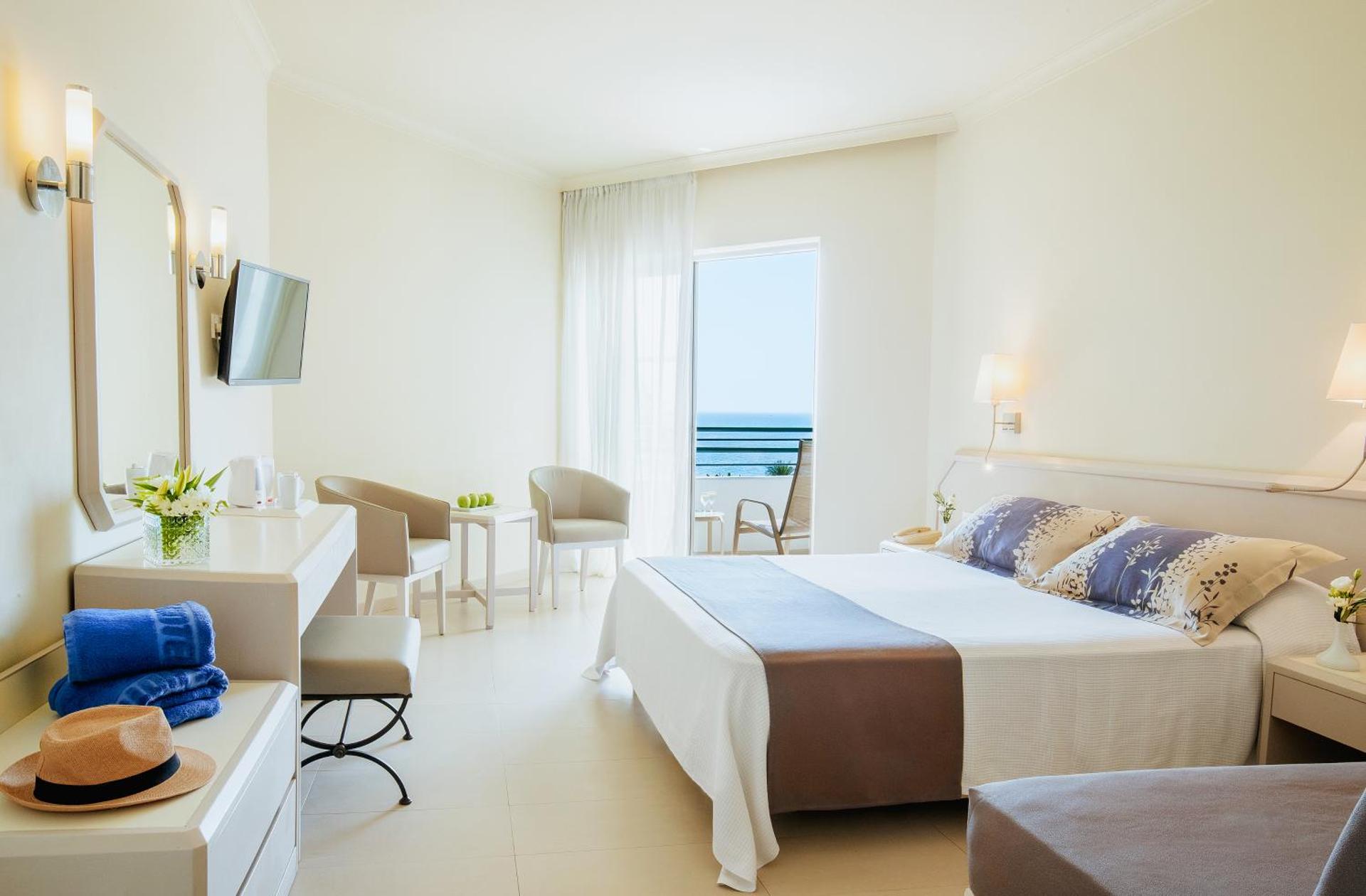 Louis Imperial Beach - Photo 15