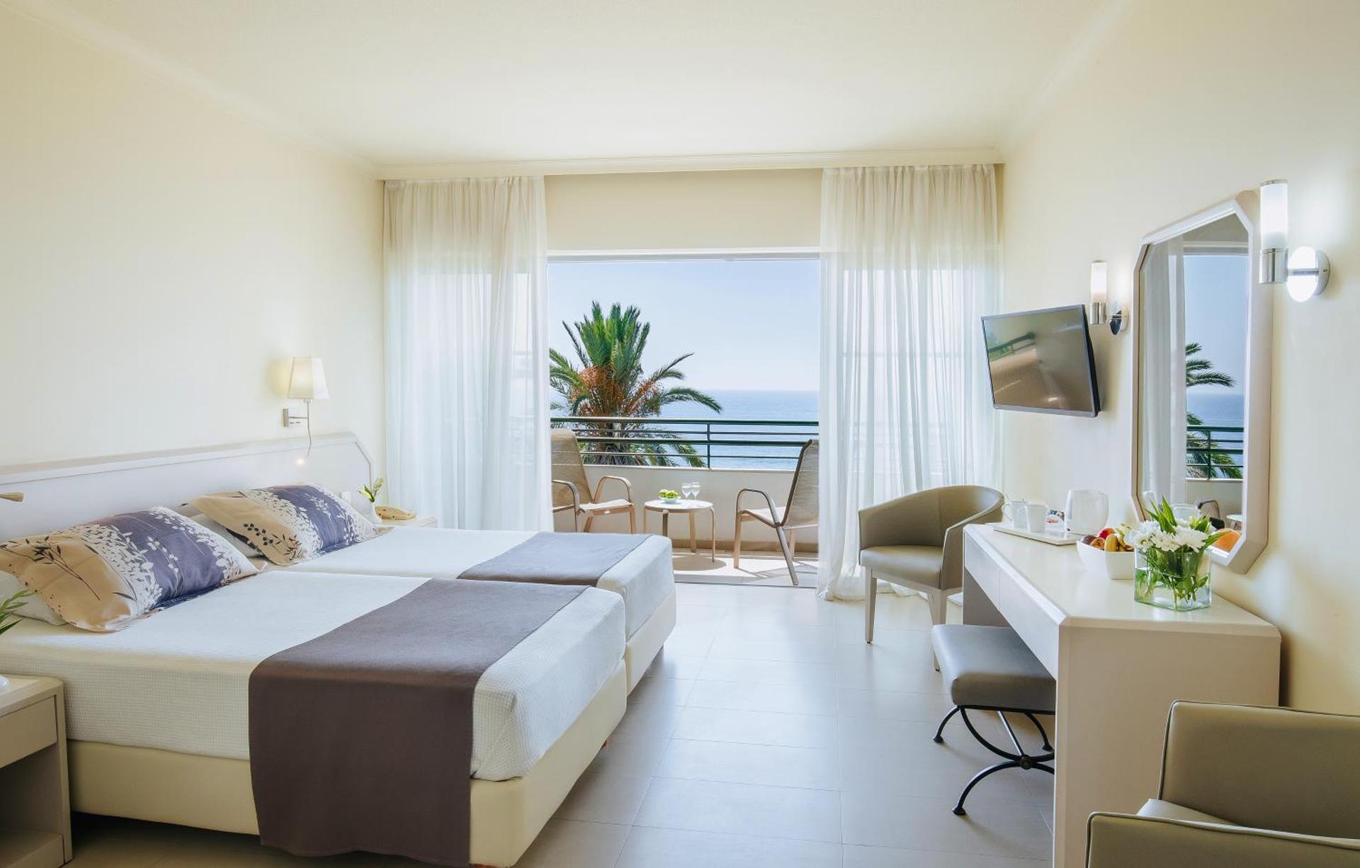 Louis Imperial Beach - Photo 14