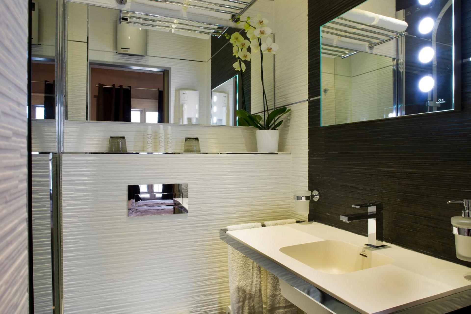 Hotel des Arceaux - Photo 42