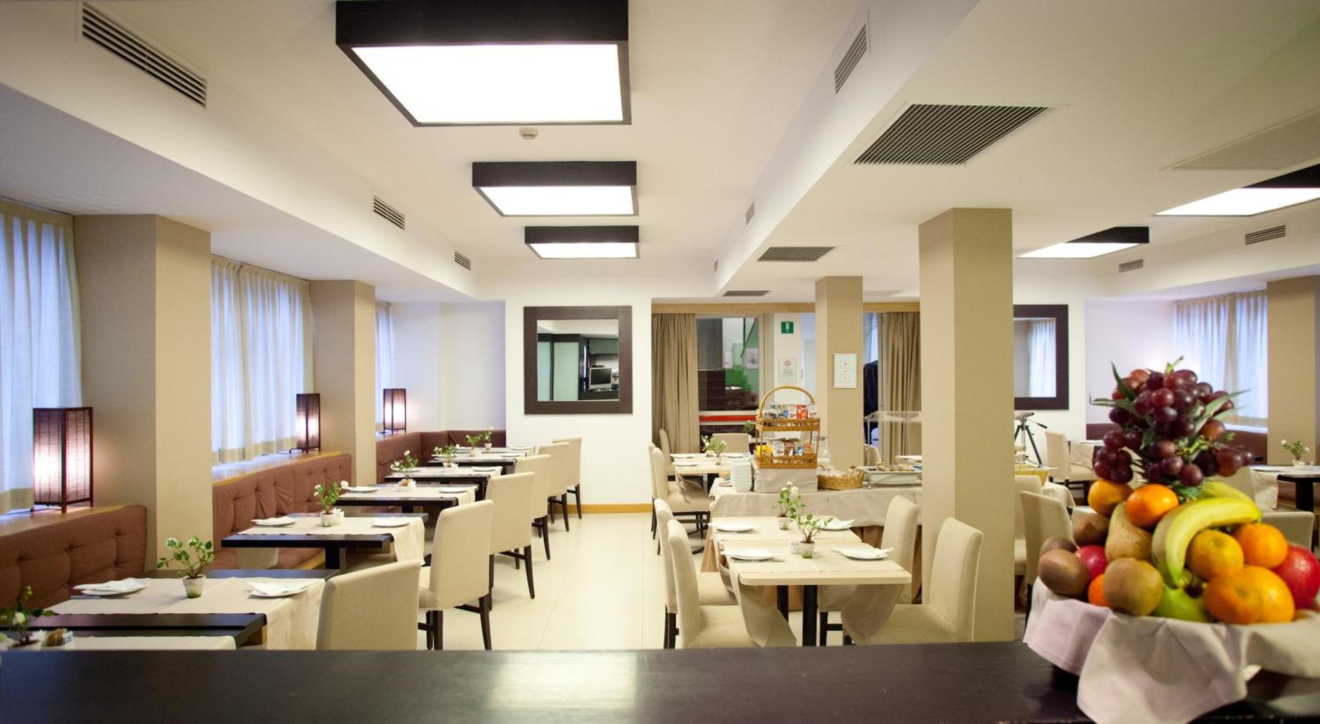 Hotel Touring - Photo 93