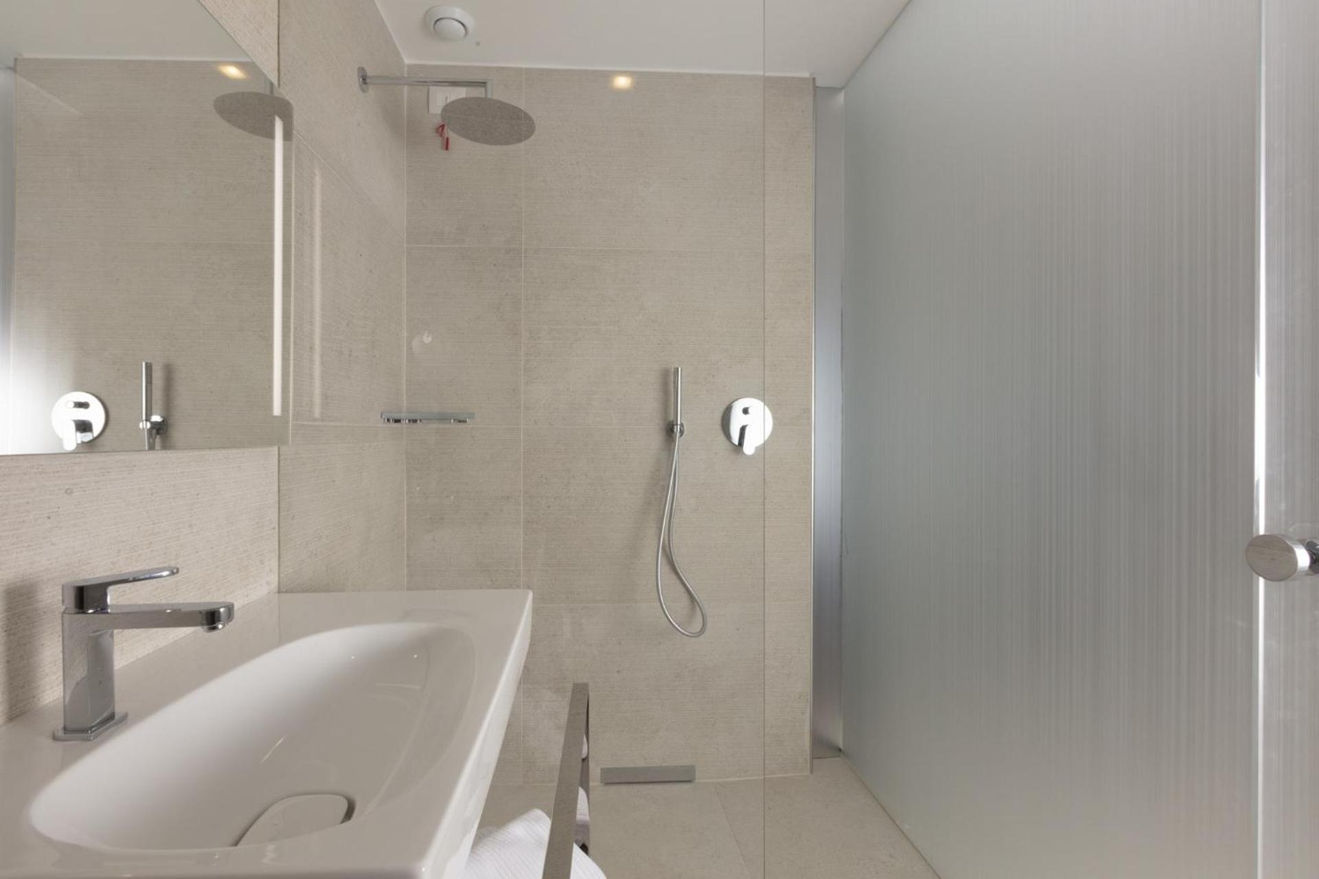 Summit Hotel - Photo 41